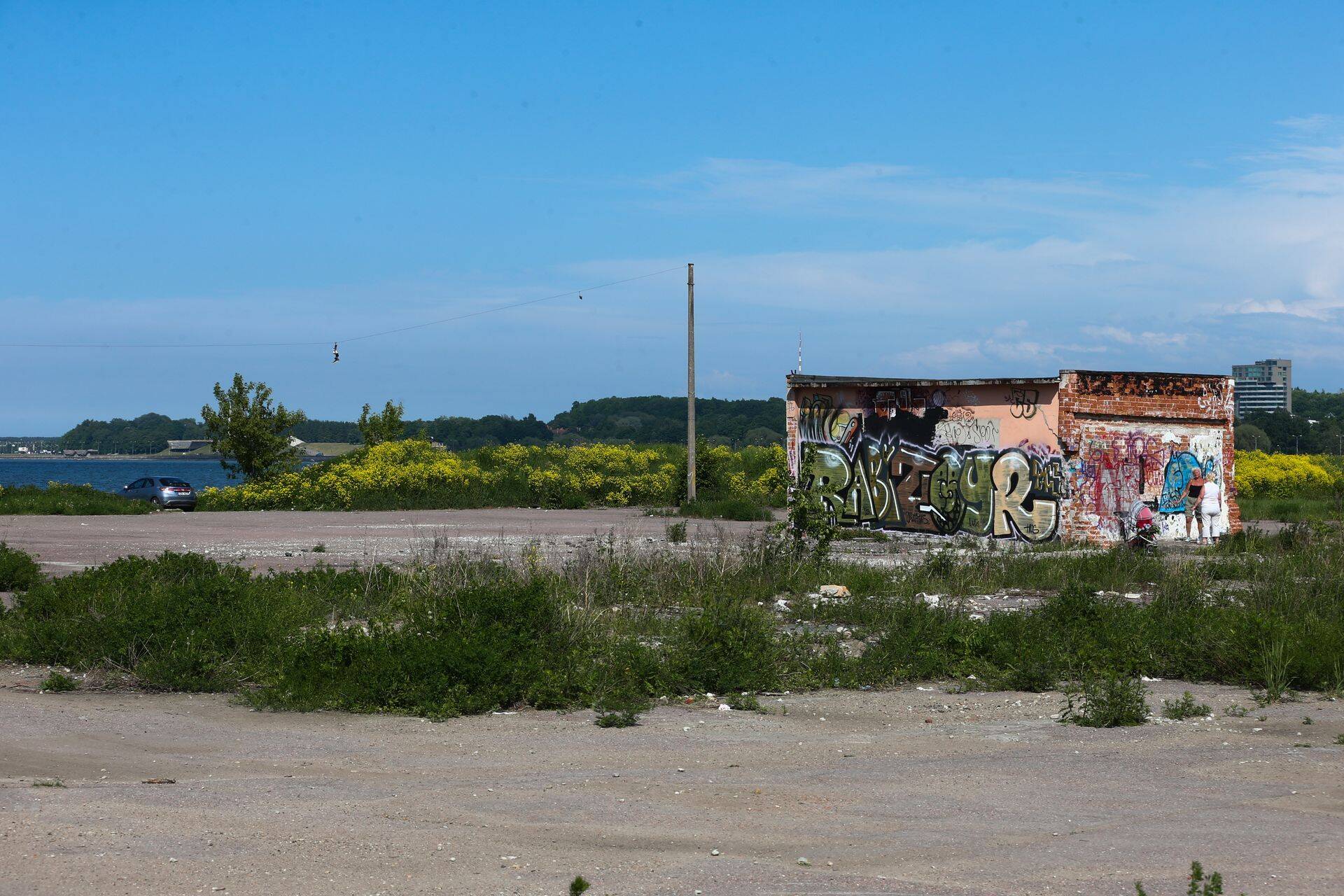Arco Investeeringute ASi osalusega Tivoli Arenduste OÜ kinnistud Tallinnas Kadriorus müüdi 2013. aastal maha korduspakkumisel 7,8 miljonit euroga.