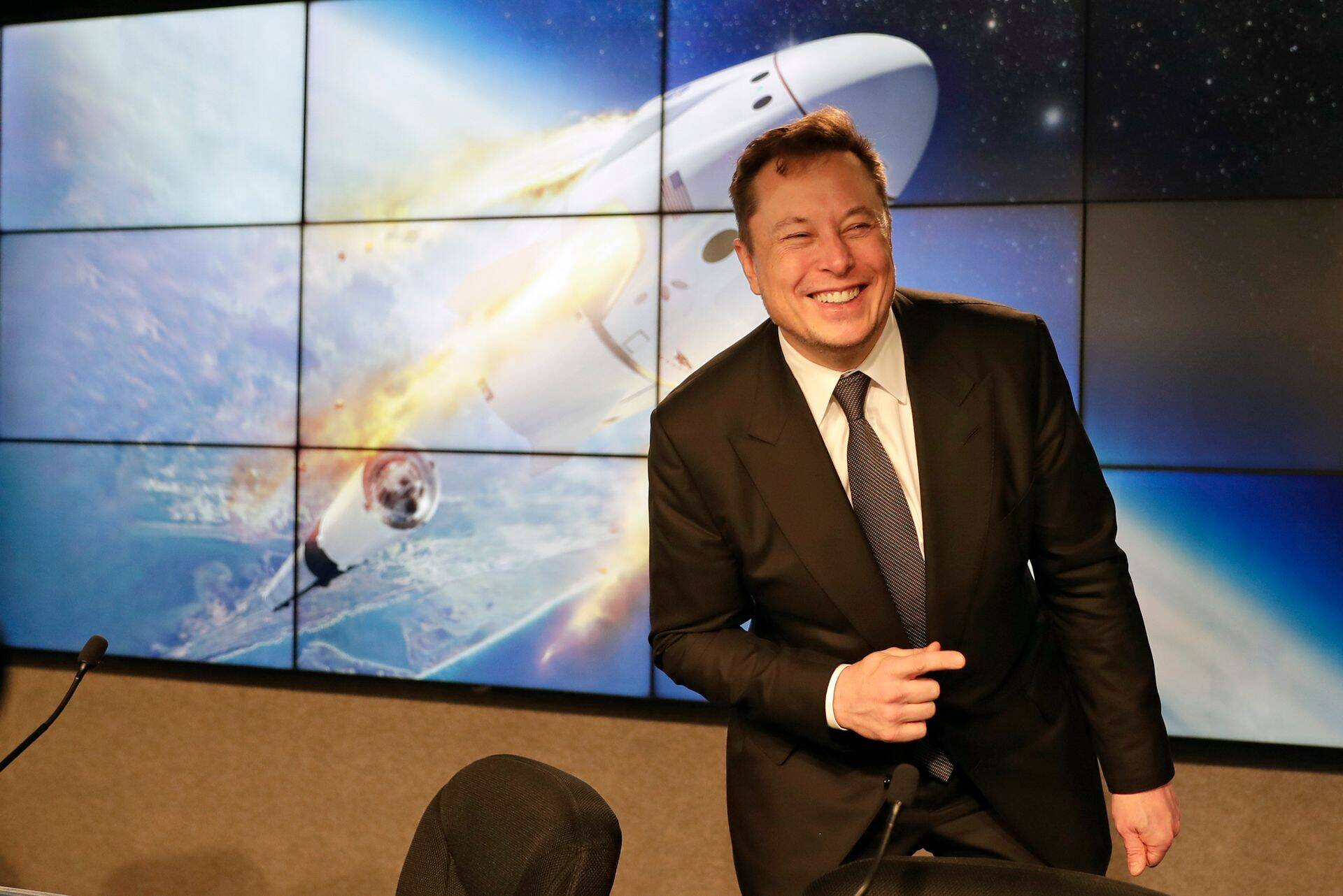 Rahulolev Elon Musk - no miks ei peaks rahul olema, kui pärast suurt aktsiatõusu on talle kuuluva Tesla osa väärtus 30 miljardit dollarit.