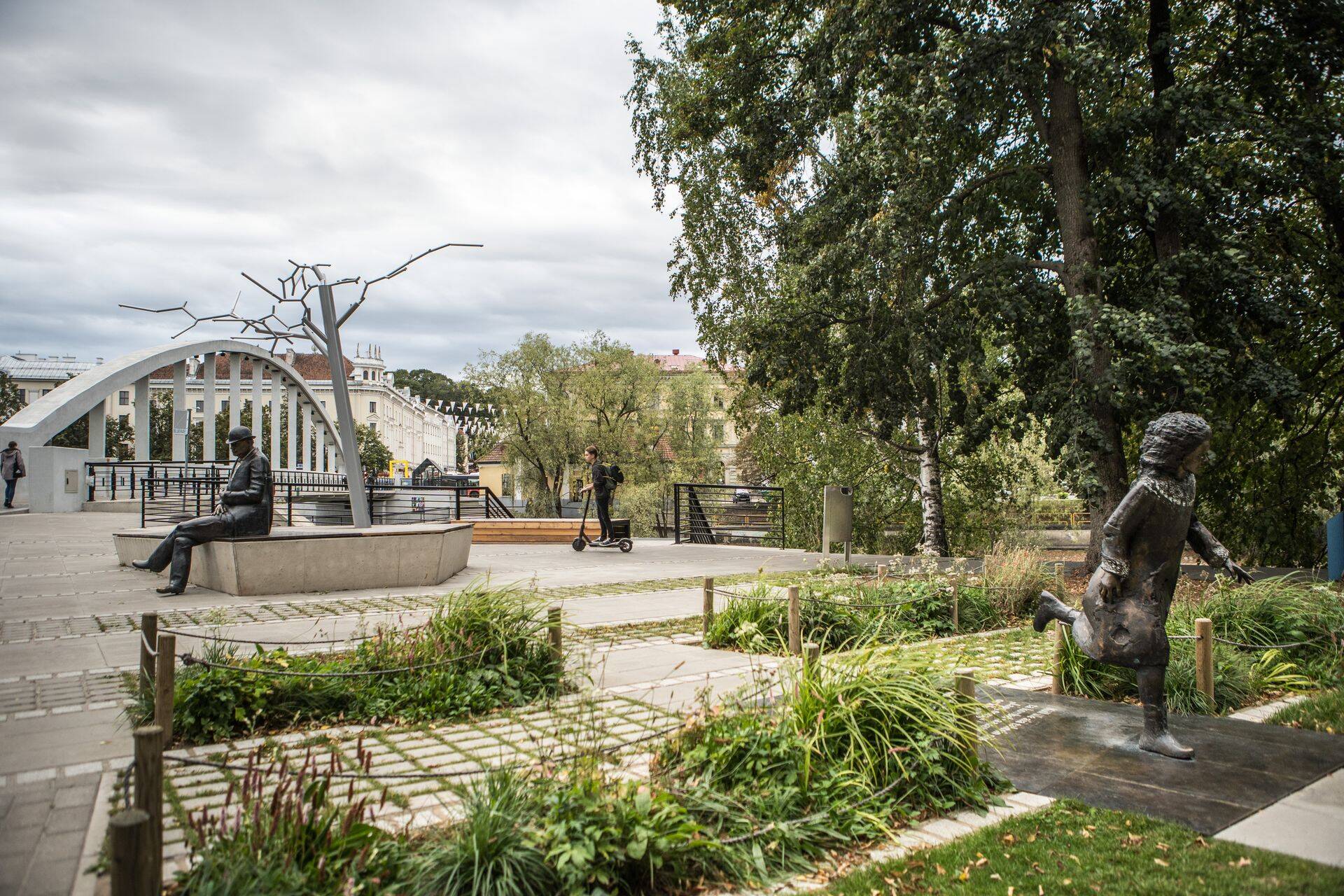 Koidula-Jannseni väljak.