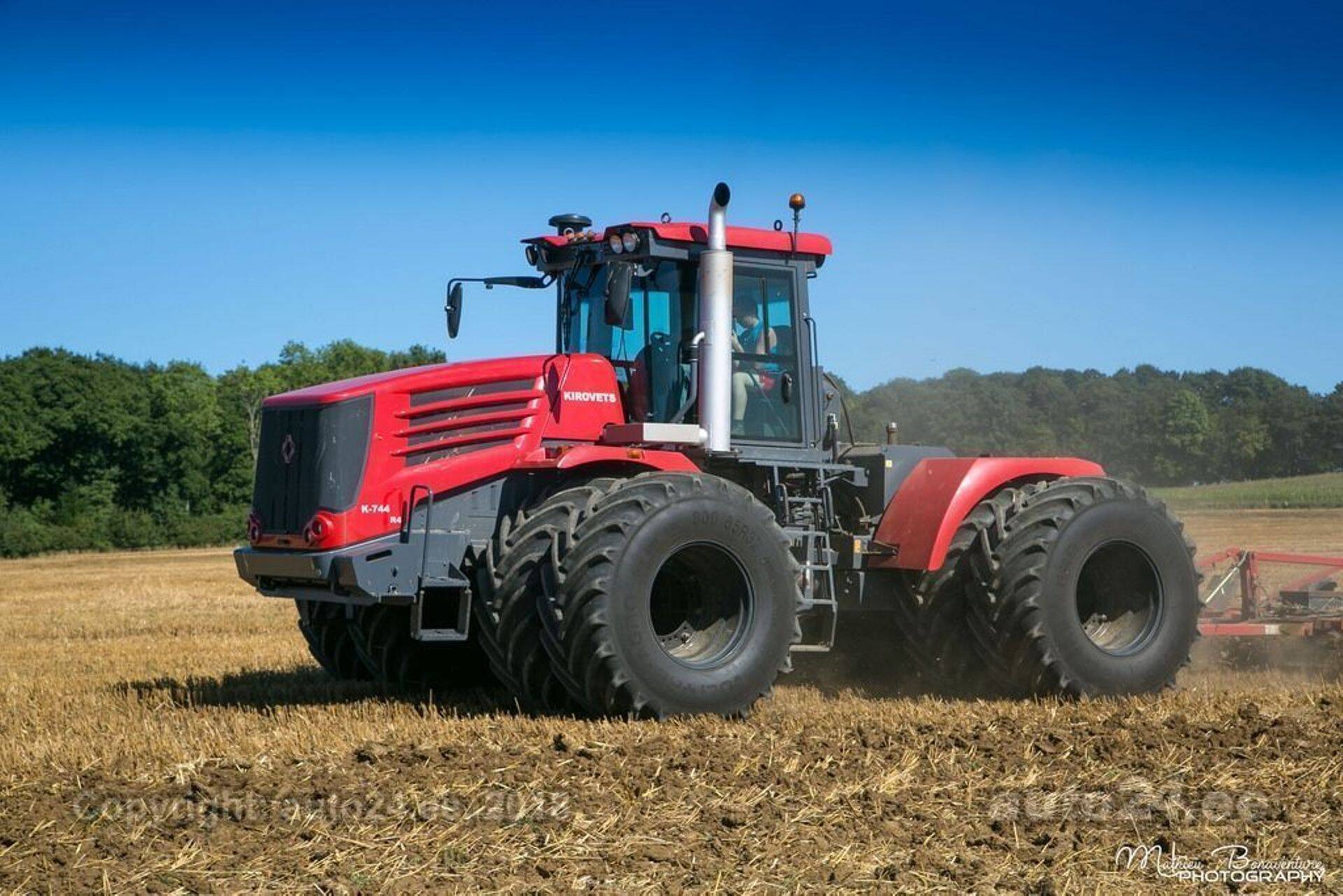 GP Baltic toob messile uue põlvkonna Kirovetsi K744-R4 Premium