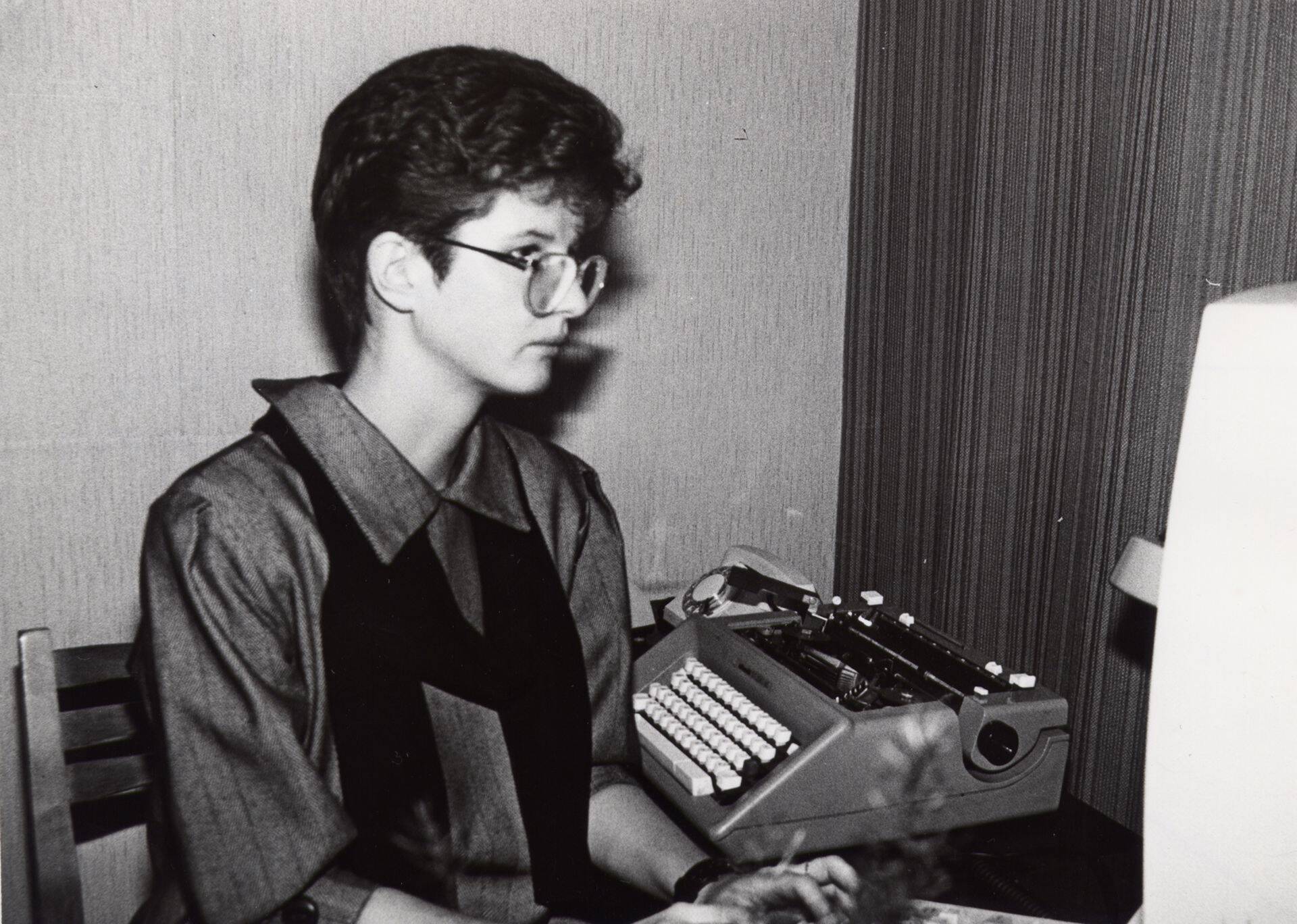 Mõista-mõista, kes on see tänane tippjuht, kes alustas oma karjääri valla sekretärina?