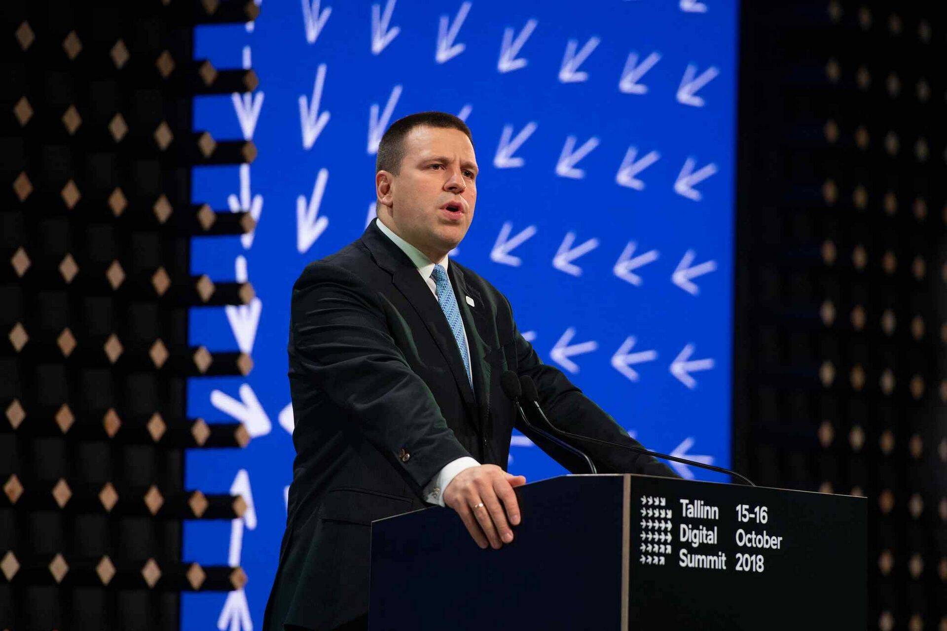 Peaminister Jüri Ratas digitippkohtumisel avakõnet pidamas.