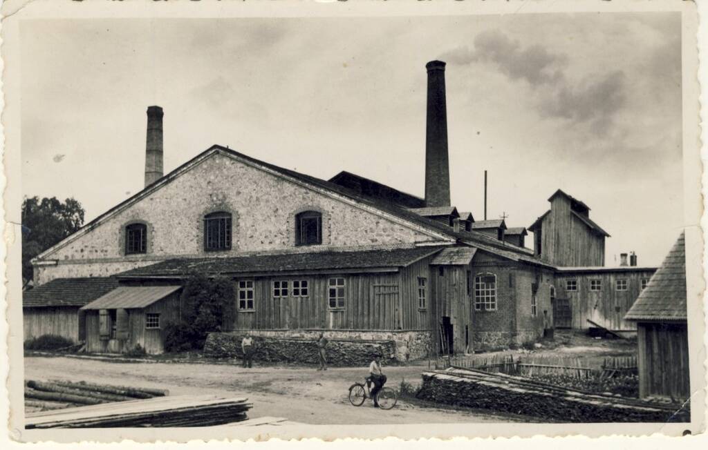 Cтекольный завод Мелески, начало 1930-х
