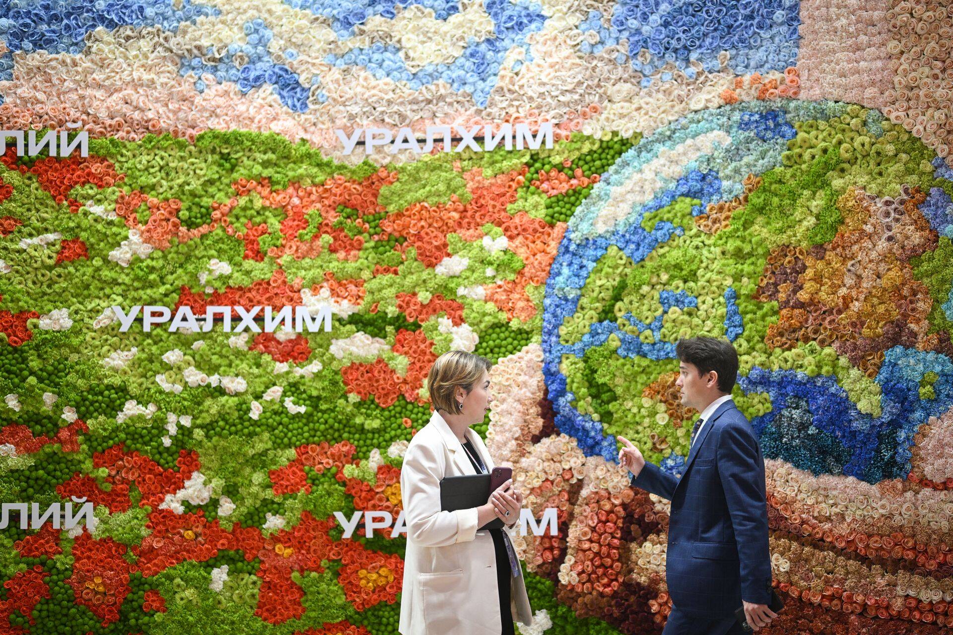 Стенд АО «ОХК «Уралхим» на ПМЭФ-2022