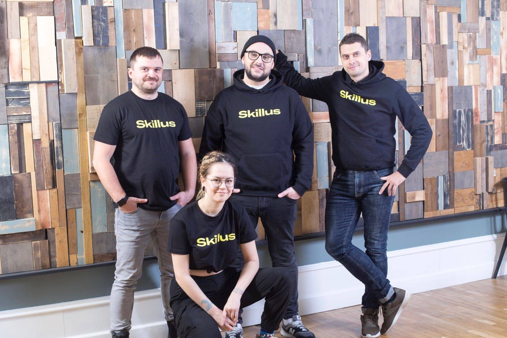 Idufirma Skillus kollektiiv.
