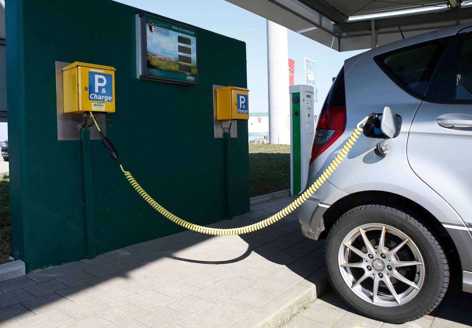 Elektriauto laadimisel