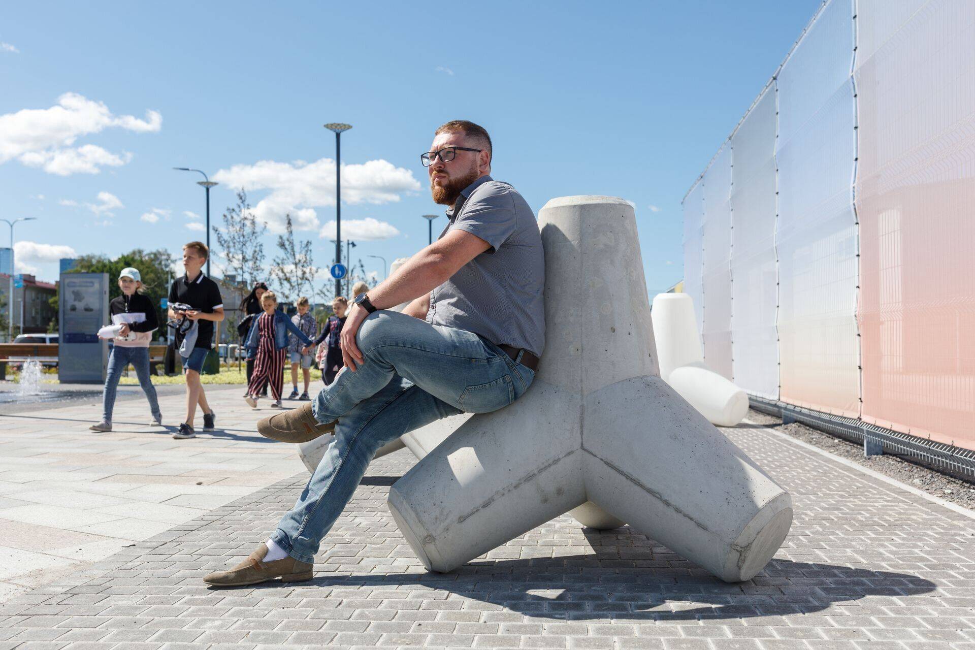 Константин Борисов, глава расположенной в Тойла фирмы Geos Nordic, считает подозрительным то обстоятельство, что столичные чиновники неизменно делают свой выбор в пользу Extery. Даже, если цена, по мнению Борисова, выше всякой меры.