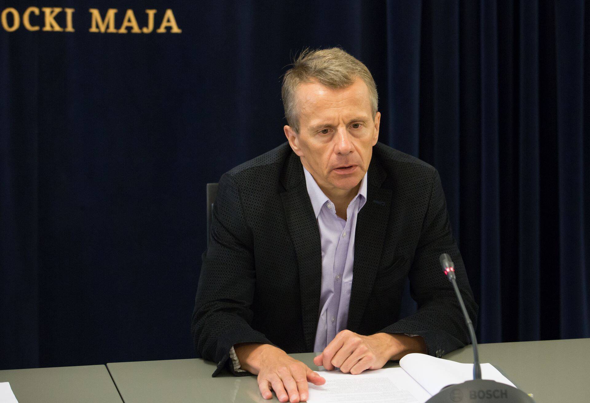Endine rahandusminister ja finantsinspektsiooni nõukogu juht Jürgen Ligi ei ole veel õiguskomisjoni küsimustele vastanud.