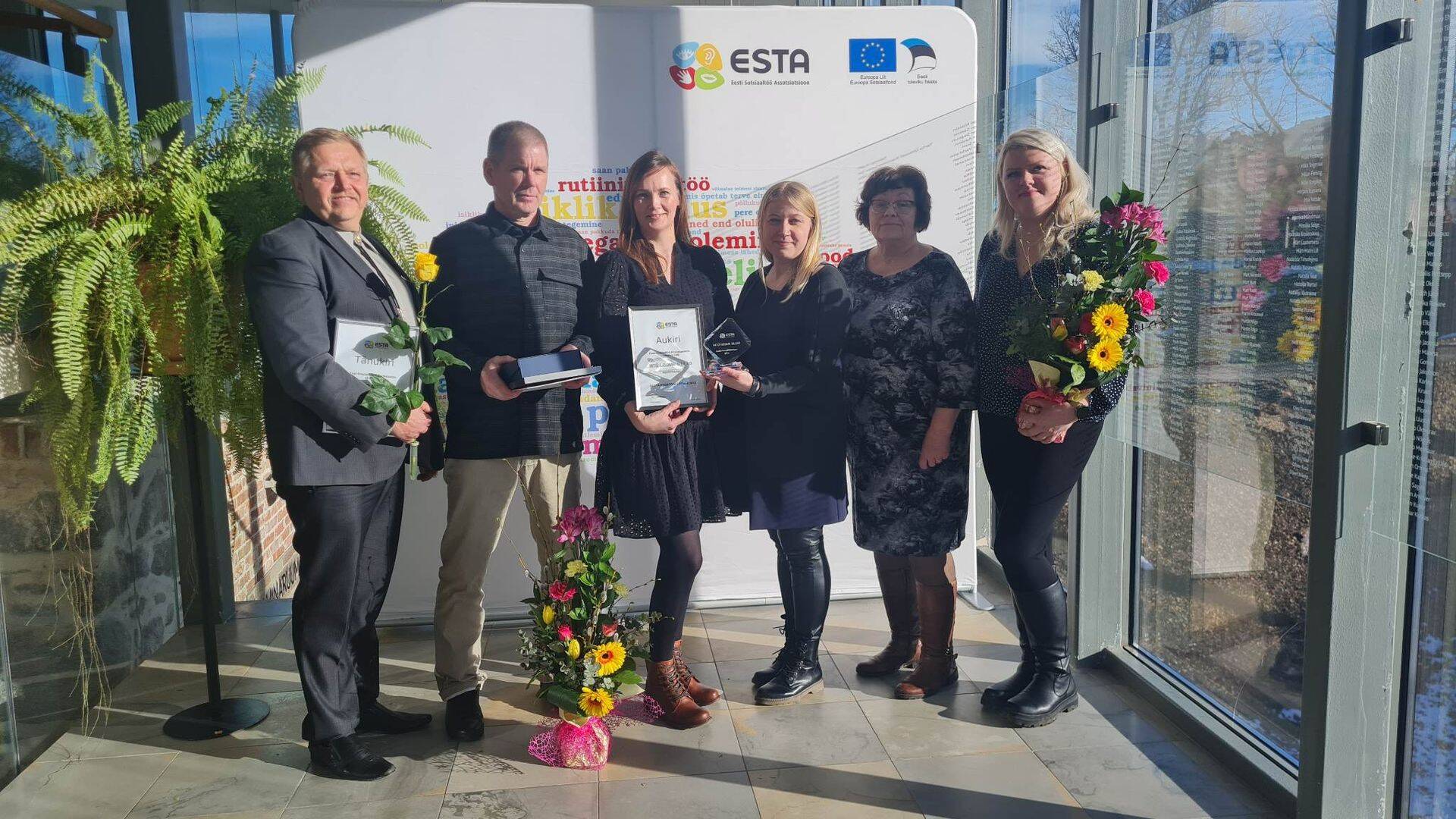 Viljandi haigla ja selle töötajad nimetati Viljandi Pärimusmuusika Aidas toimunud sotsiaalala töötajate ja valdkonda panustajate tunnustusüritusel laureaatideks viies kategoorias.