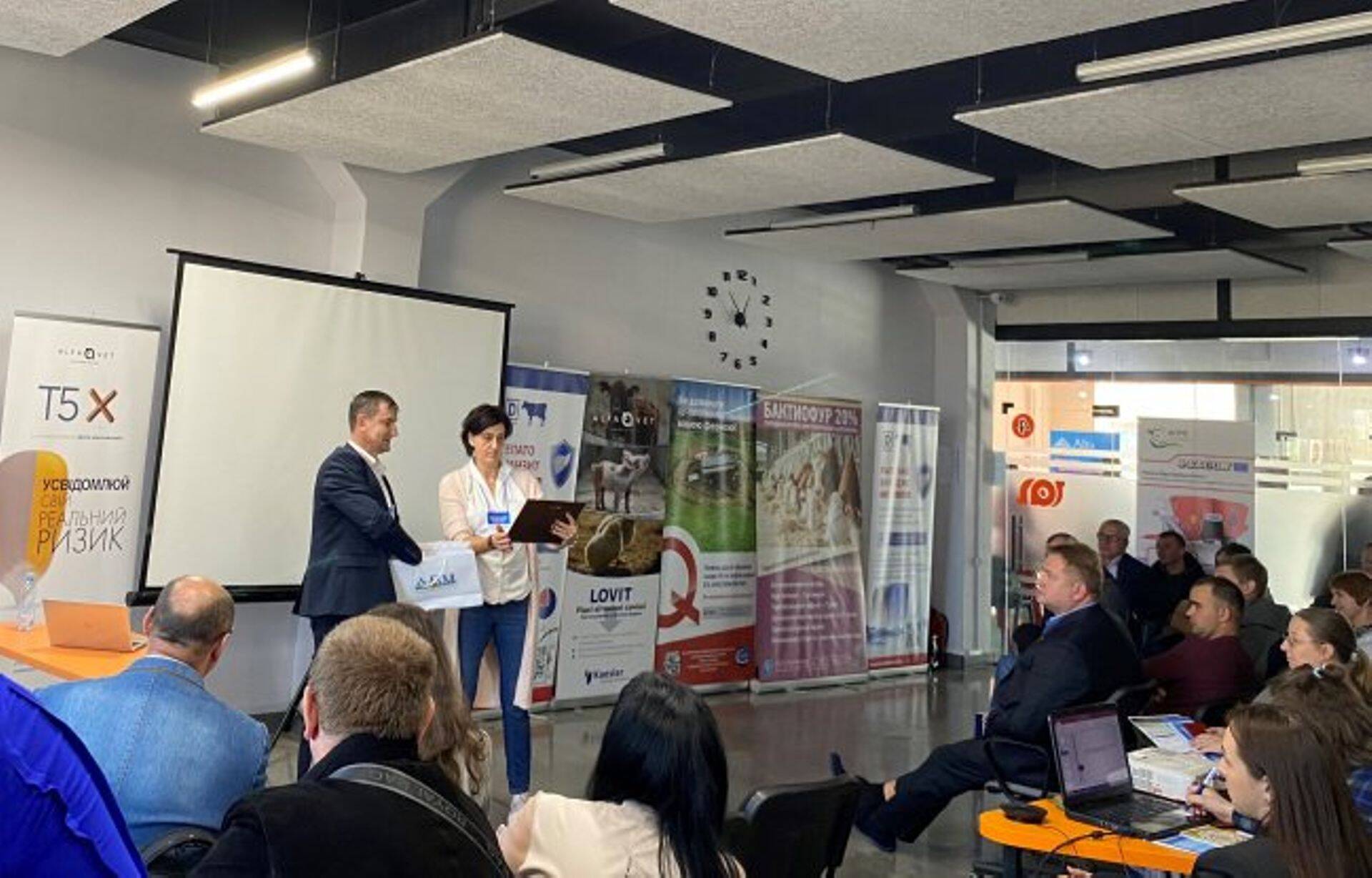 Piret Kalmus piimanduskonverentsil Umanis.