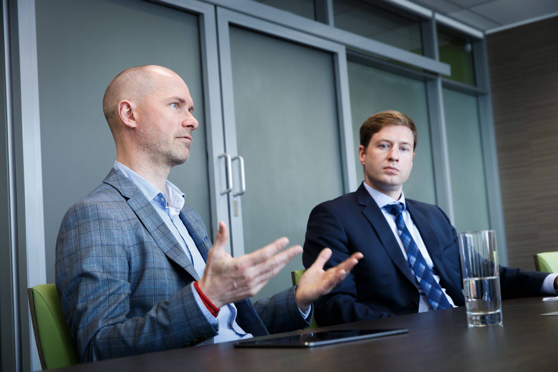 Arengufond nõukogu esimees Ville Jehe (vasakul) ja KredExi juht Lehar Kütt on
ühel meelel, et praegu on eesmärk investeeringutest maksimaalselt palju
tagasi saada.