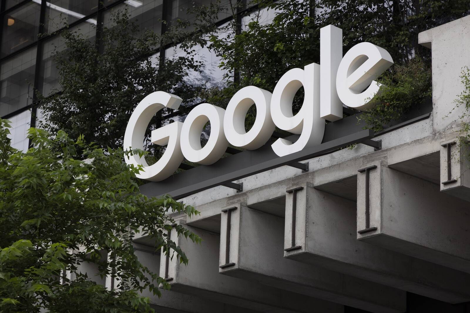 Google’i emafirma Alphabet tõstis dividendi 5% võrra.