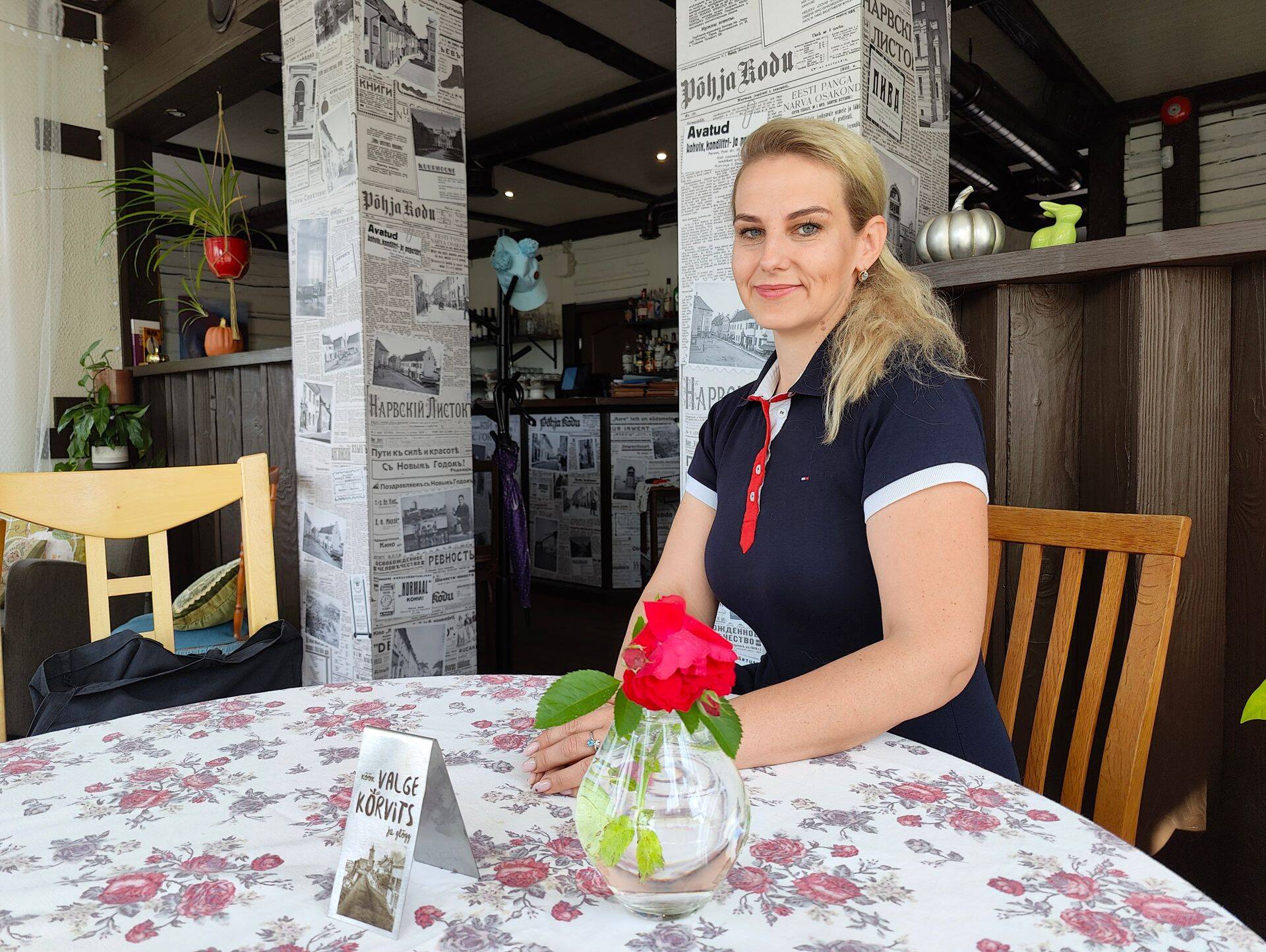 Наталья Вовденко обставила свой ресторан как старинную дачу.