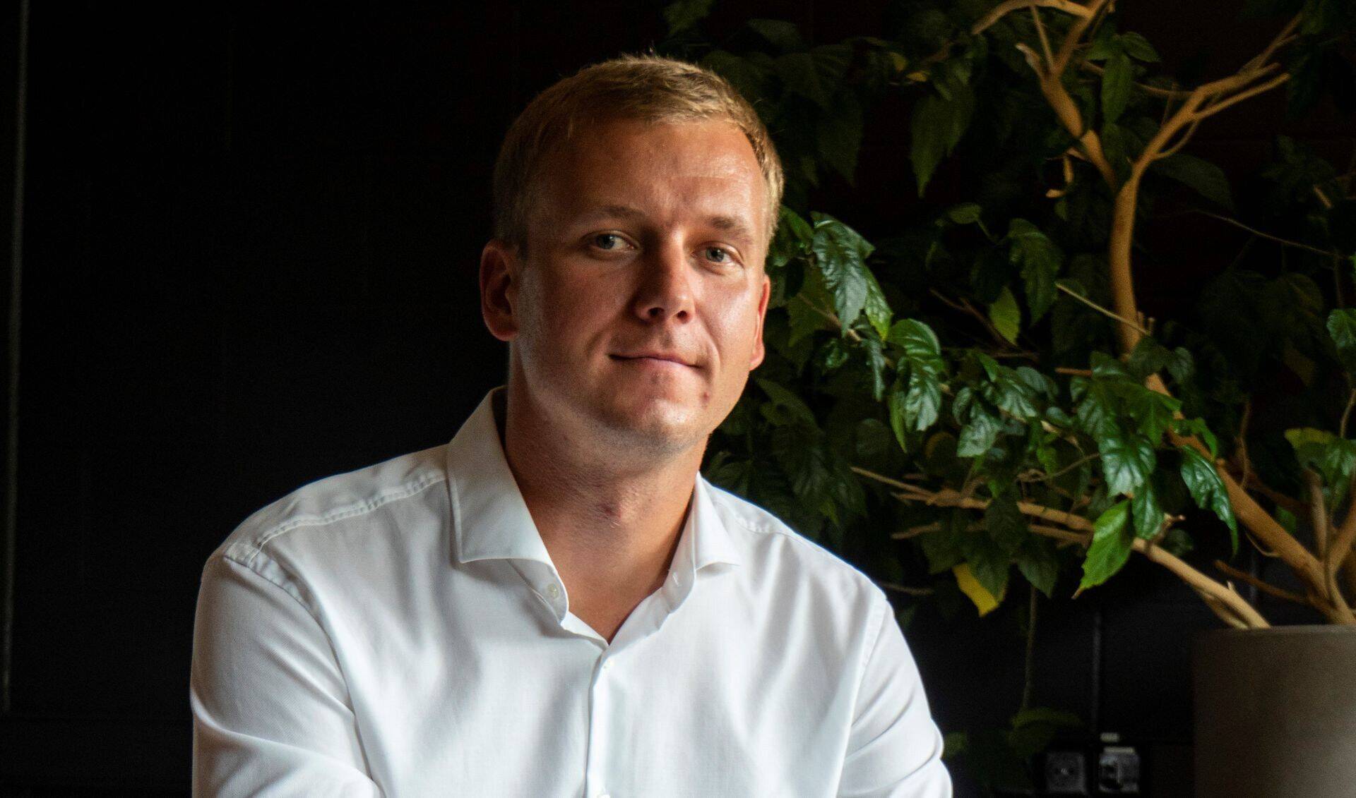 "Turundajad on keskmisest paremad suhtlejad, meie vastutus praegu on oma klientide ja kontaktidega suhelda, et vältida anomaalseid olukordi ja massilisi ülereageerimisi," ütles Heinsaar.