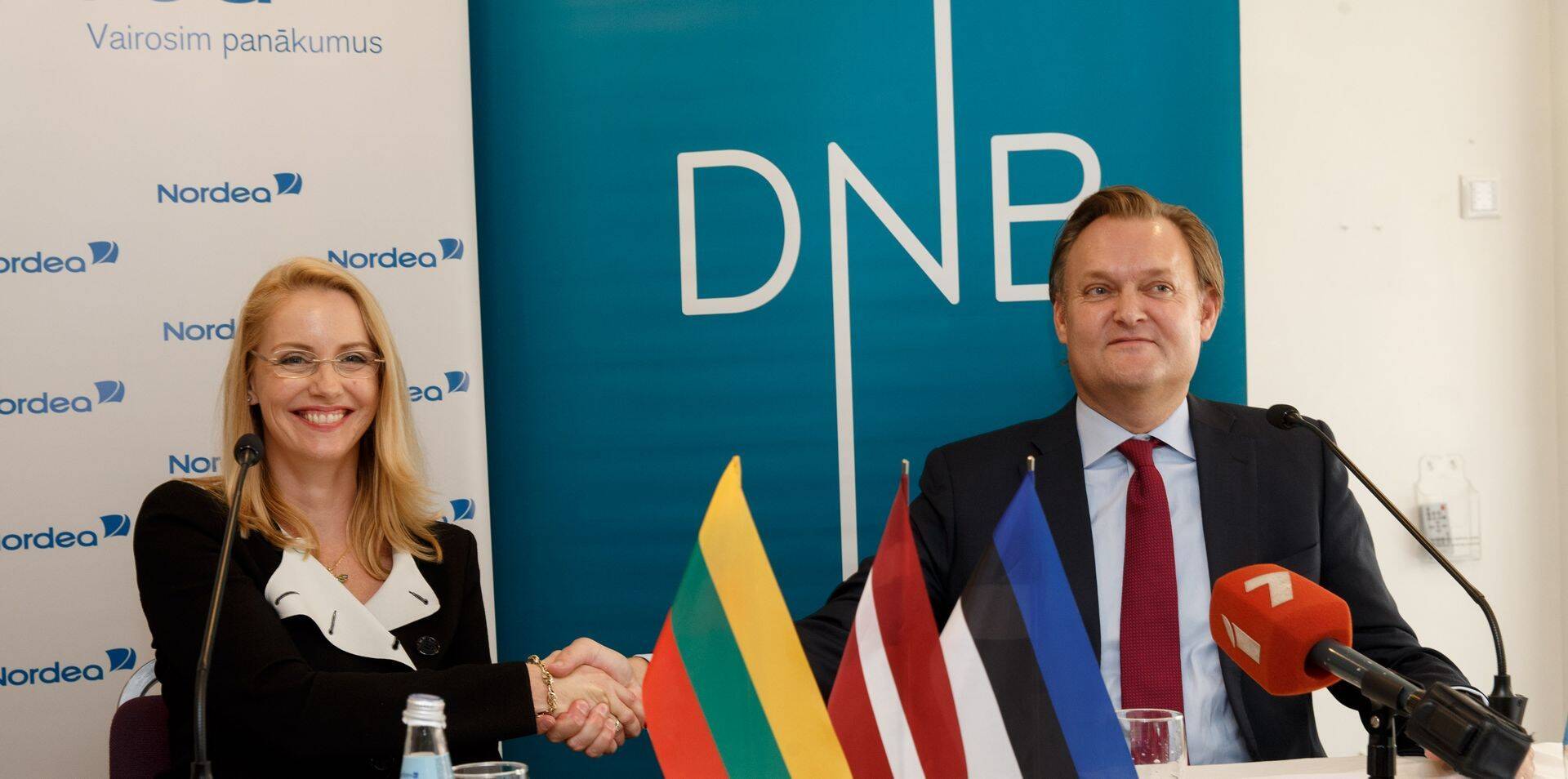Nordea Balti panganduse juht Inga Skisaker ja DNB Balti panganduse juht Mats Wermelin.