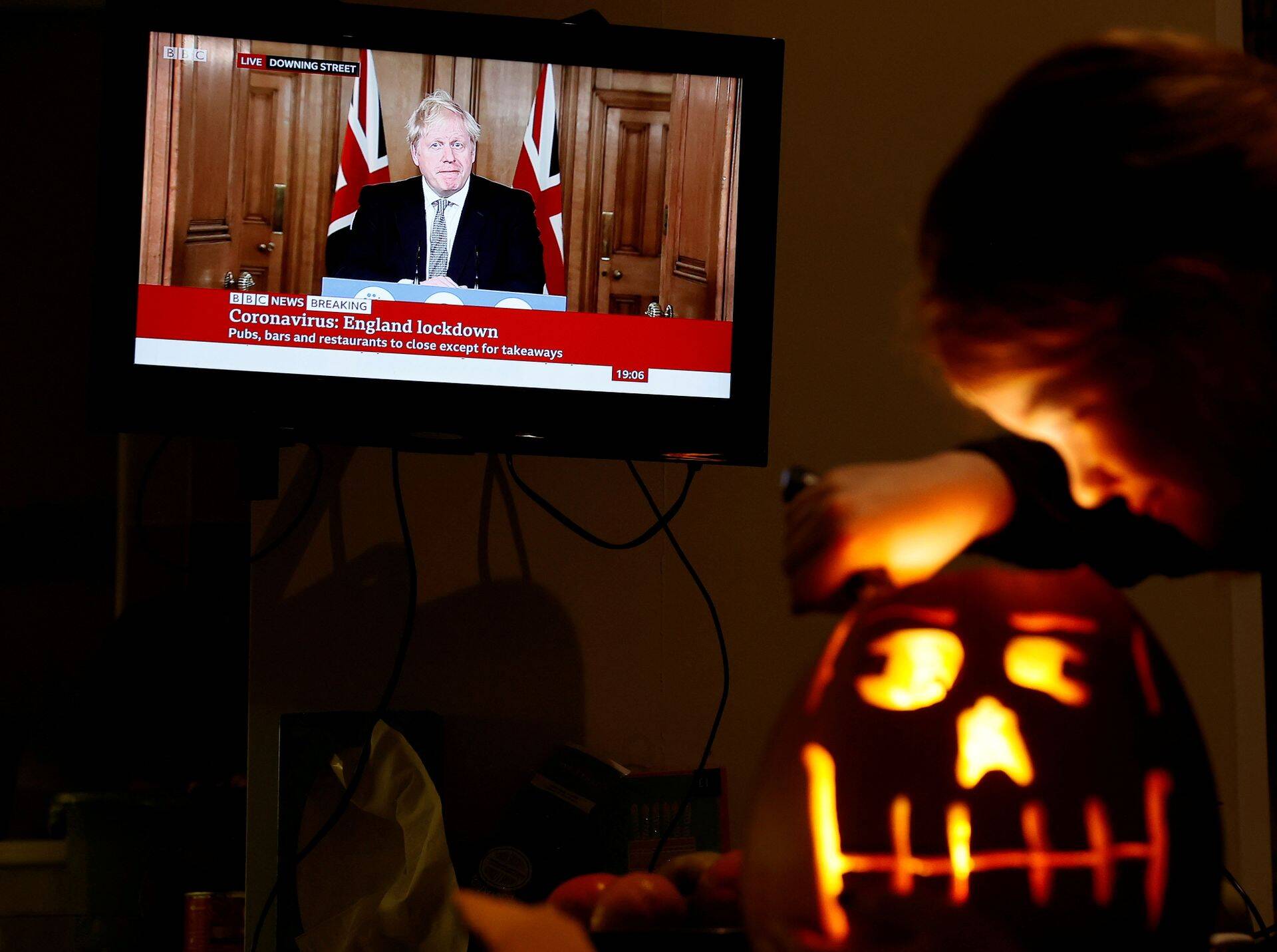 Johnson teatas uutest piirangutest tänases telepöördumises.