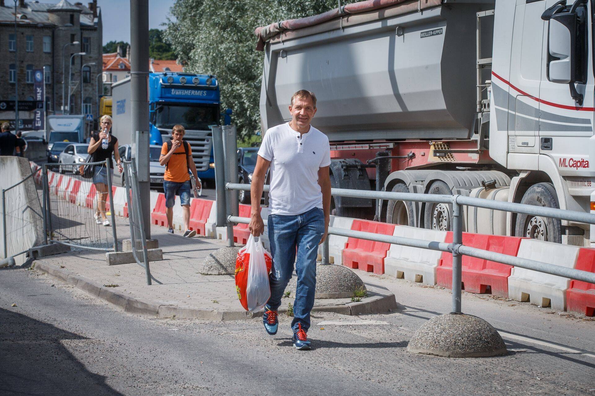 Urmas Sõõrumaa Rotermanni kvartalis peetud Rotermanni Elevaatorihoone sarikapeol 2015. aastal.