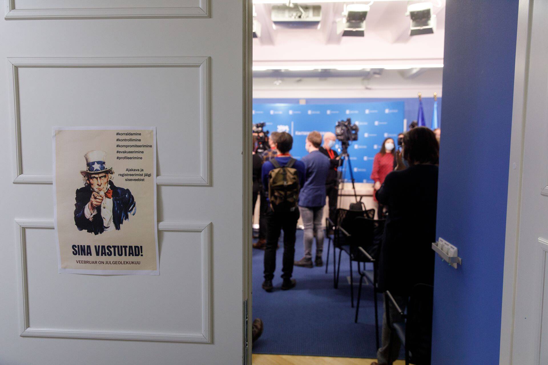 Pressikonverents kaitseministeeriumis. Pilt on illustreeriv.
