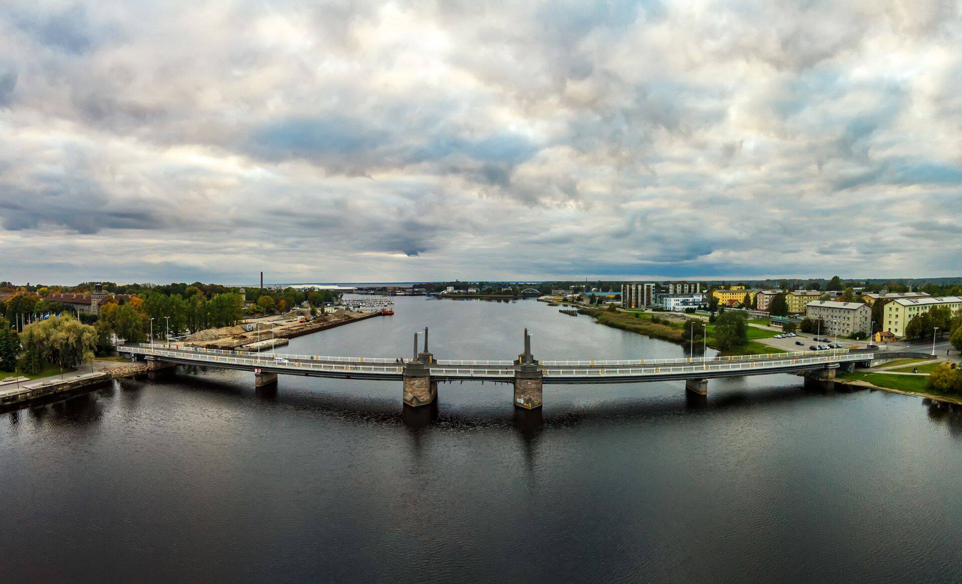 Pärnu kesklinna sild.