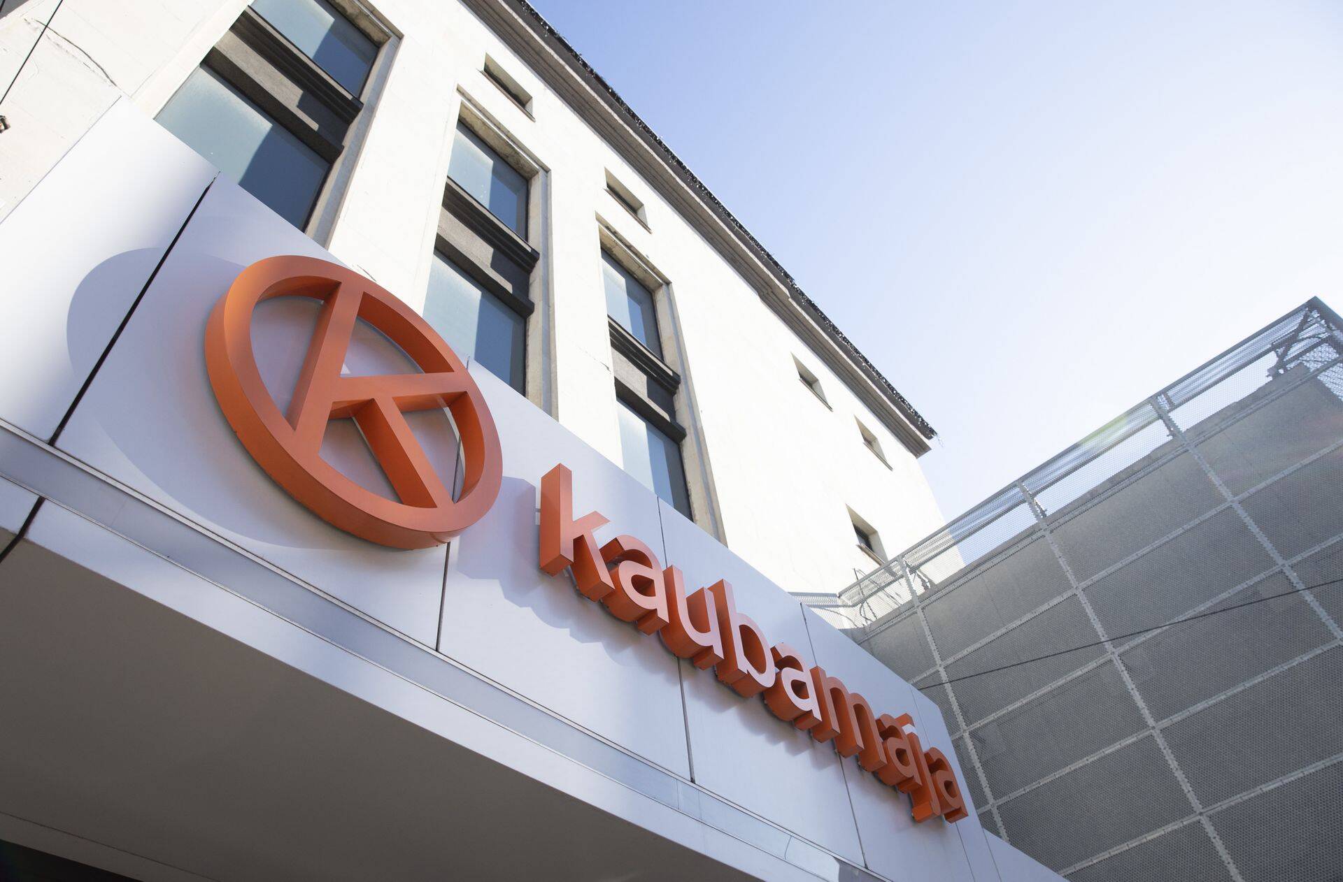 Viimase nelja kuu jooksul on Tallinna Kaubamaja aktsia hind tõusnud 12%, ettevõtte kiireim kasvusuund on automüük, kuid suurimat tulu teenitakse endiselt supermarketitest.