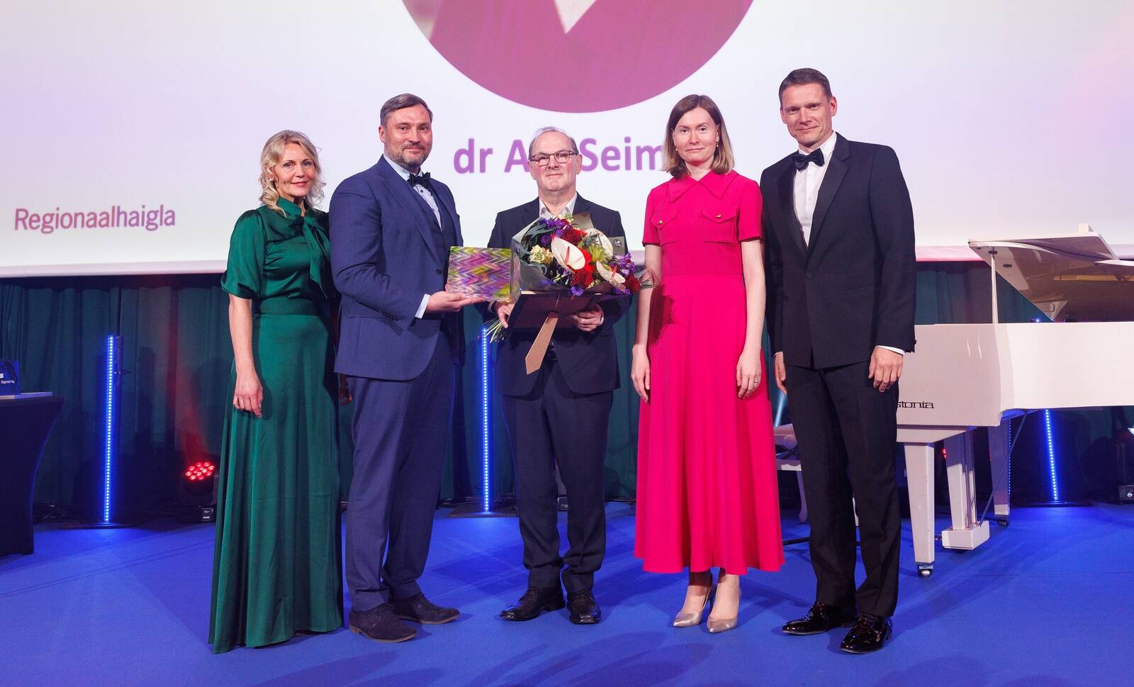 Fotol: (vasakult) aasta tohter 2023 Helen Ilumets, juhatuse liige Kristo Erikson, 2024 Grand Man Ain Seimer, terviseminister Riina Sikkut, juhatuse esimees Agris Peedu.