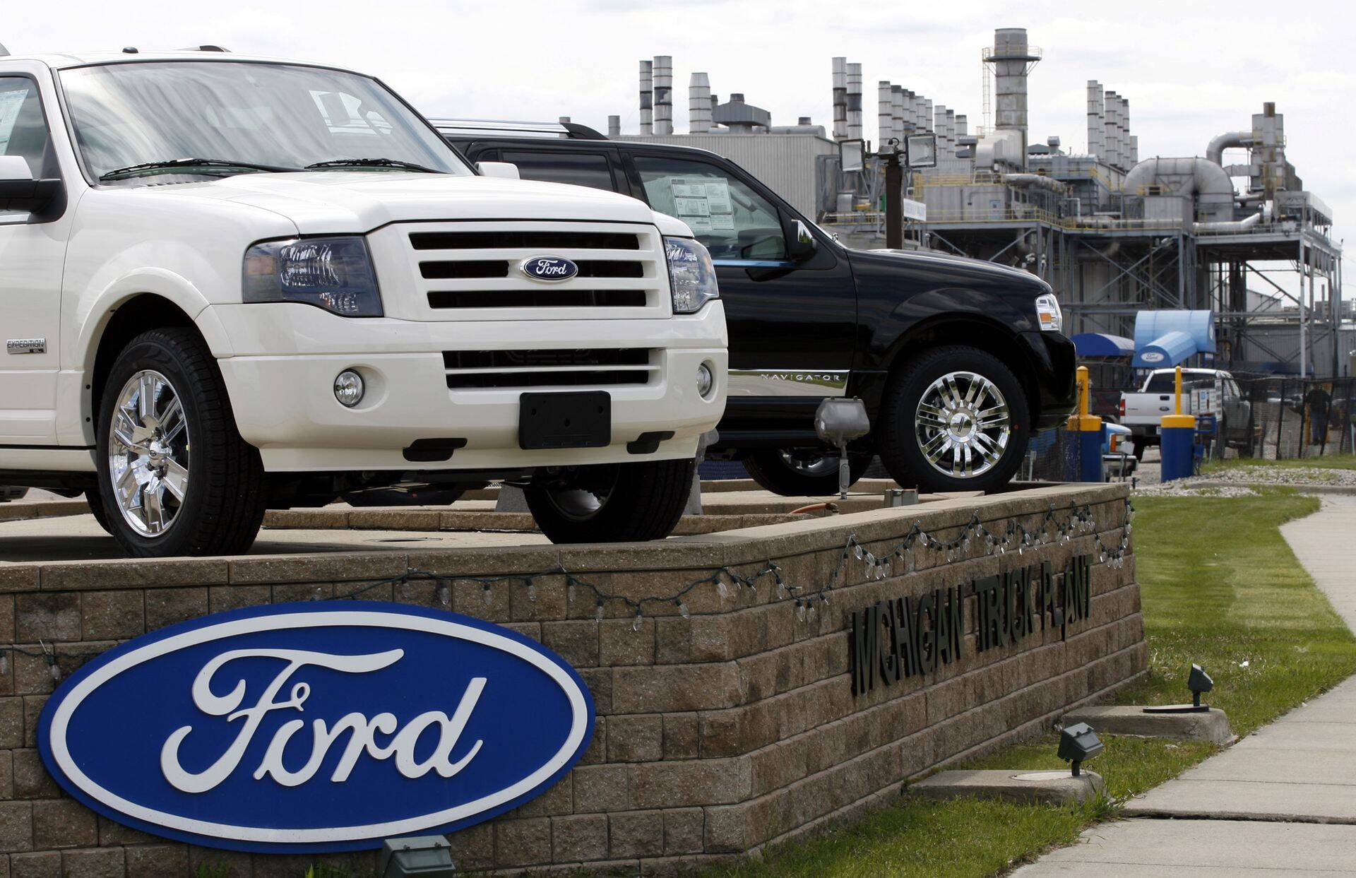 Ford Explorer ja Lincoln Navigator