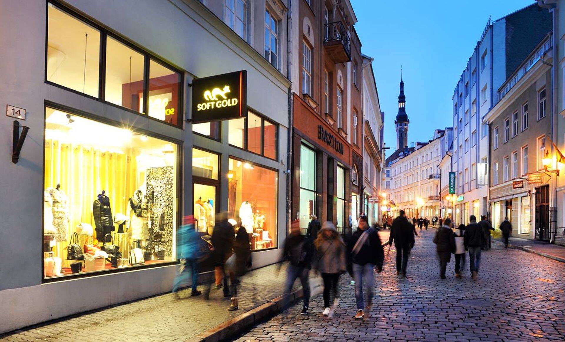 Магазин Softgold на улице Виру работает на месте мехового магазина Абрамсонов.