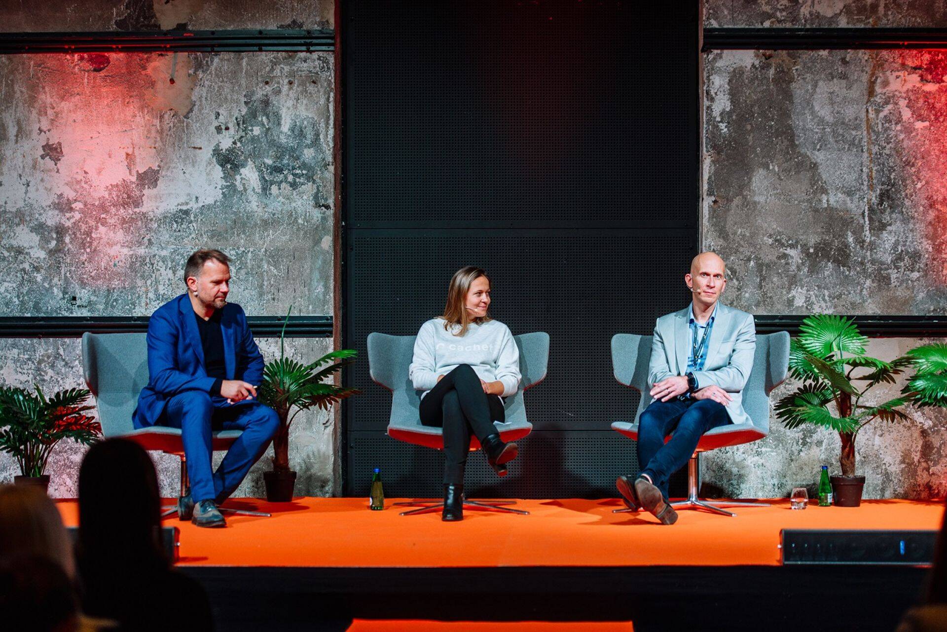 Andrus Aaslaid, Hedi Mardisoo ja Martin P. Rinne PricewaterhouseCoopersi aastakonverentsil.
