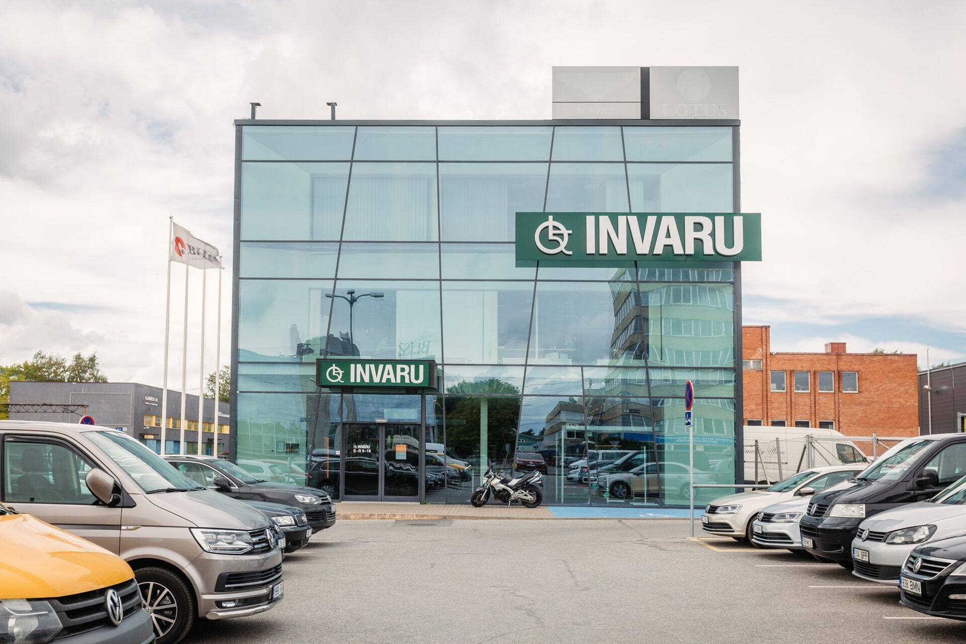 Esindustes töötavad pikaaegse kogemusega klienditeenindajad, kes on abiks abivahendi valikul ja oskavad anda head nõu.