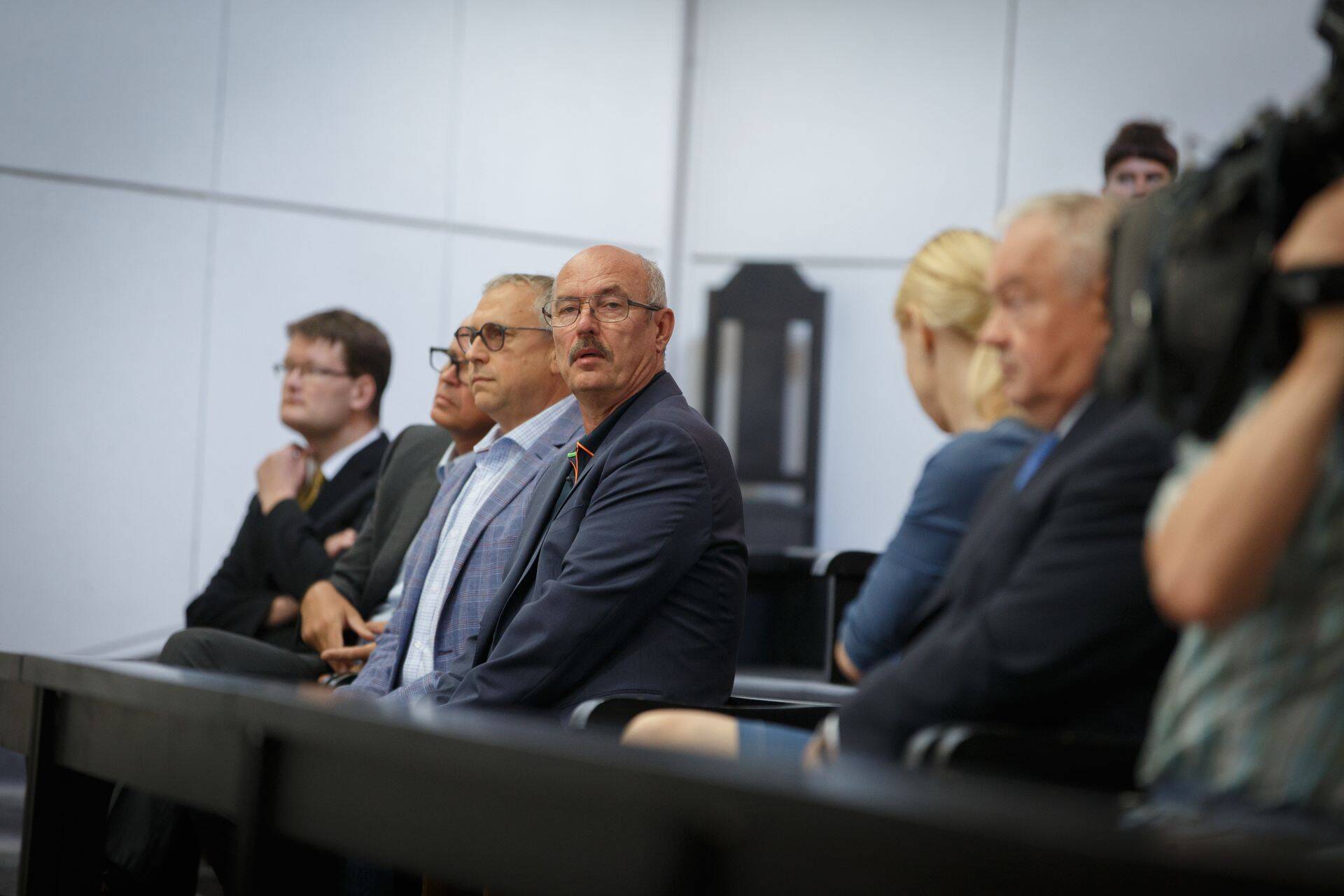 Silikaat Grupi omanik Vello Kunman (keskel) on üks osaline Edgar Savisaare korruptsioonijuhtumis.