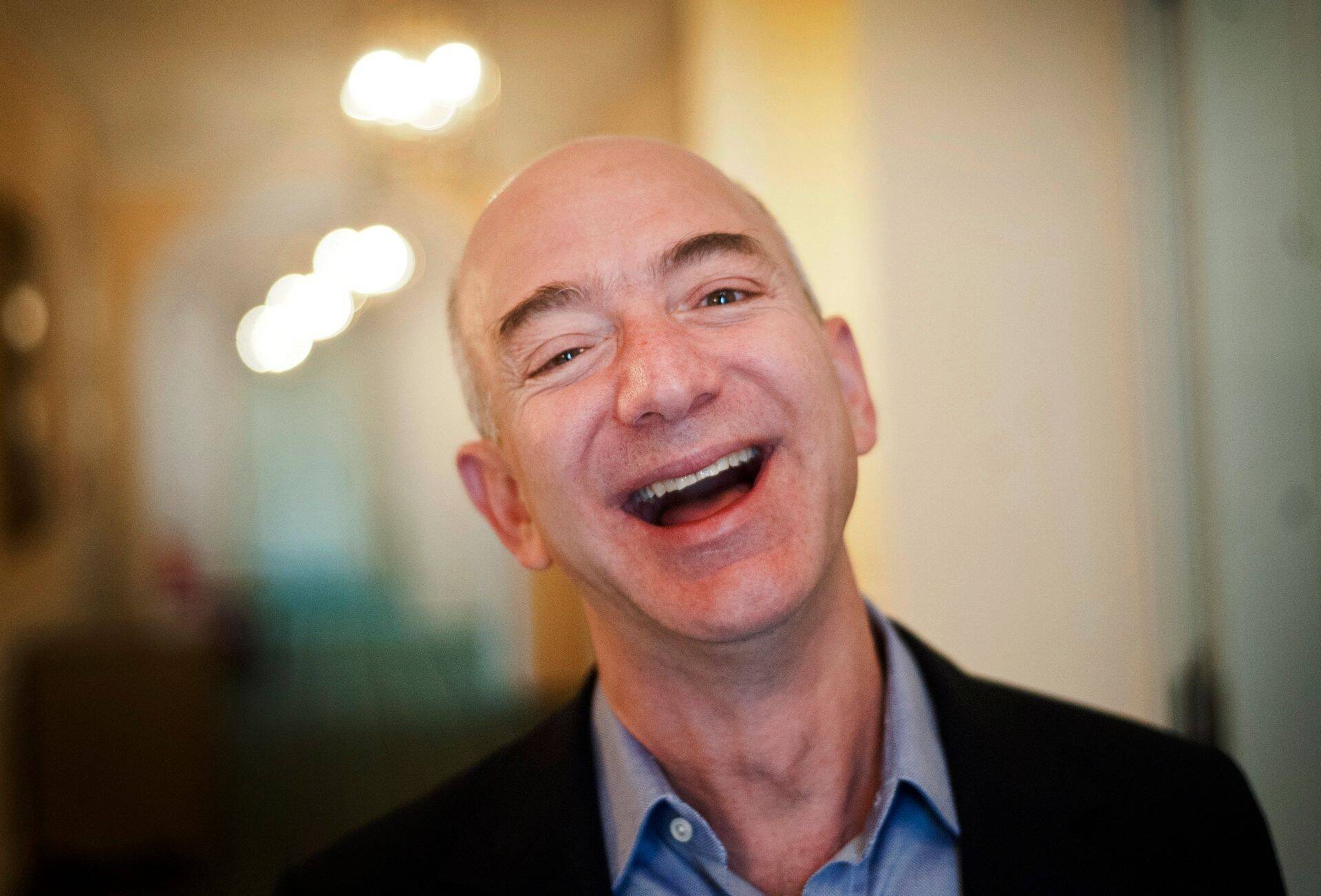 Amazoni juht Jeff Bezos on maailma rikkaim inimene