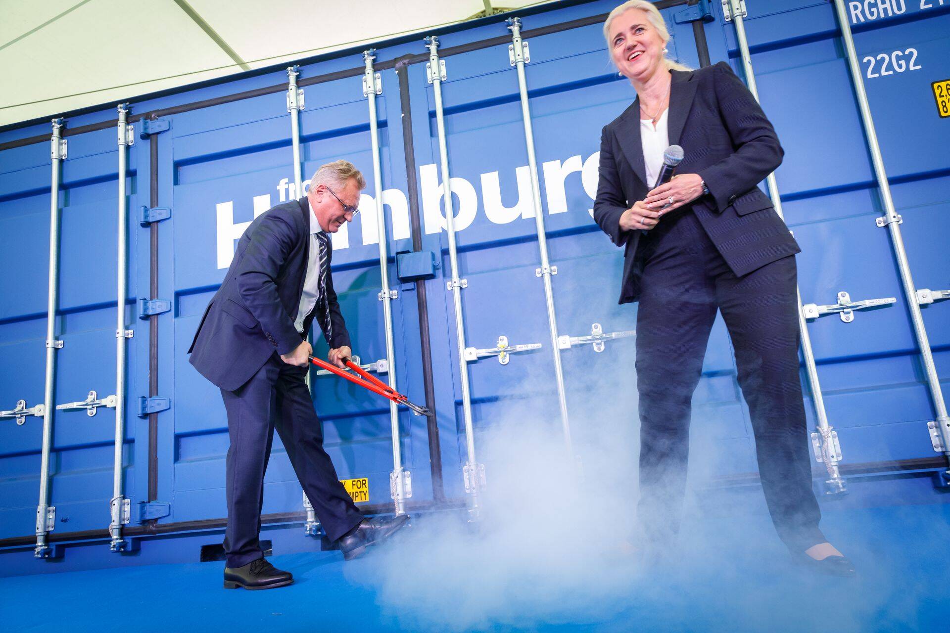 Endise Transiidikeskuse, nüüd HHLA TK Estonia juhatuse liige Vladimir Popov ja HHLA juht Angela Titzrath