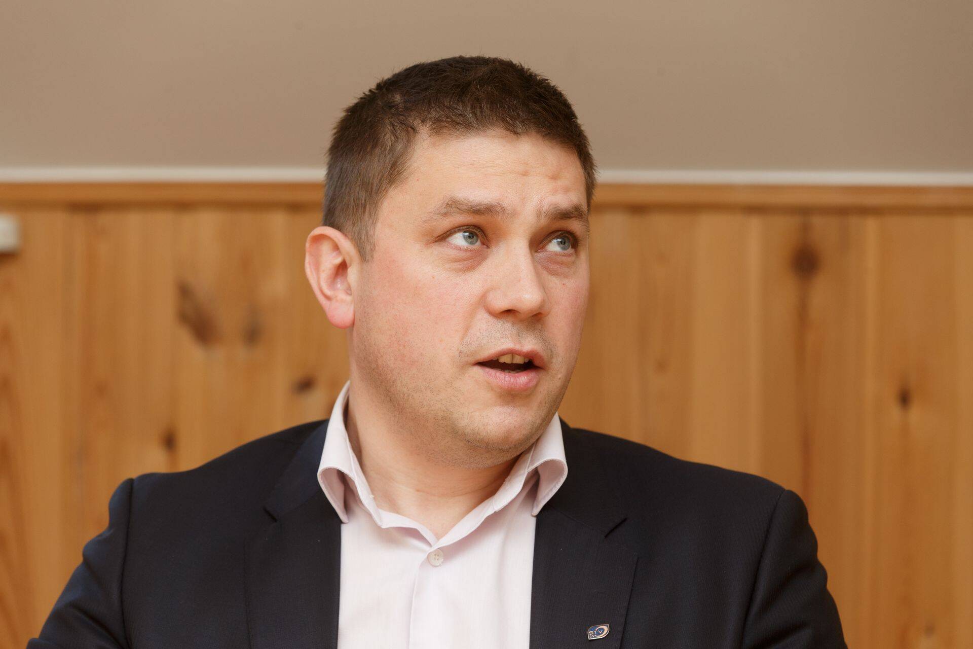 Член правления STV Дмитрий Кузьмин бьет тревогу: государство теряет налоги, а легальные операторы – клиентов.