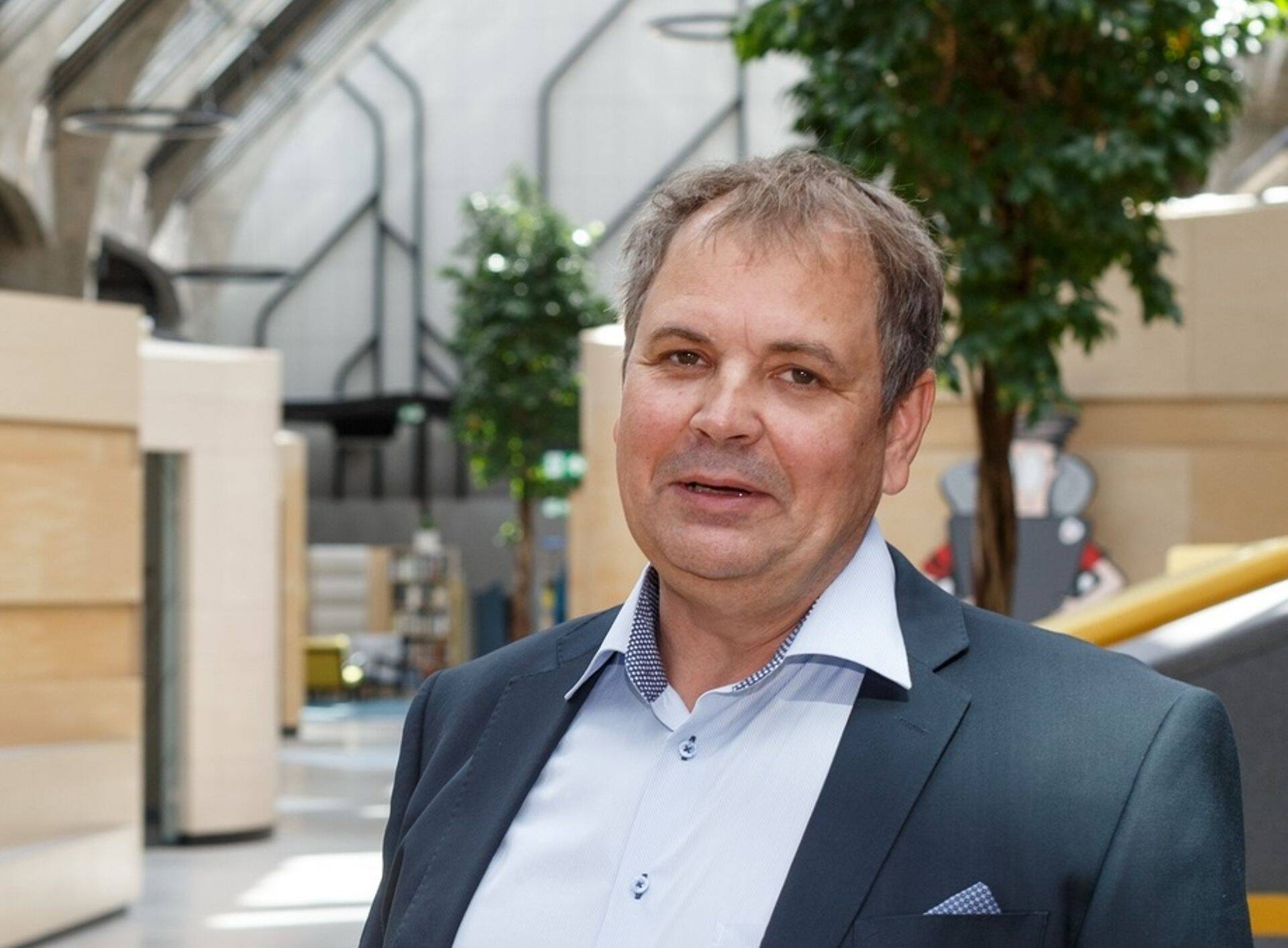 Eesti Arsenali juhatuse esimees Jens Haug tahab lõhkematerjalide tootmise koondada Eestisse ja võib-olla hakata tootma ka relvi.