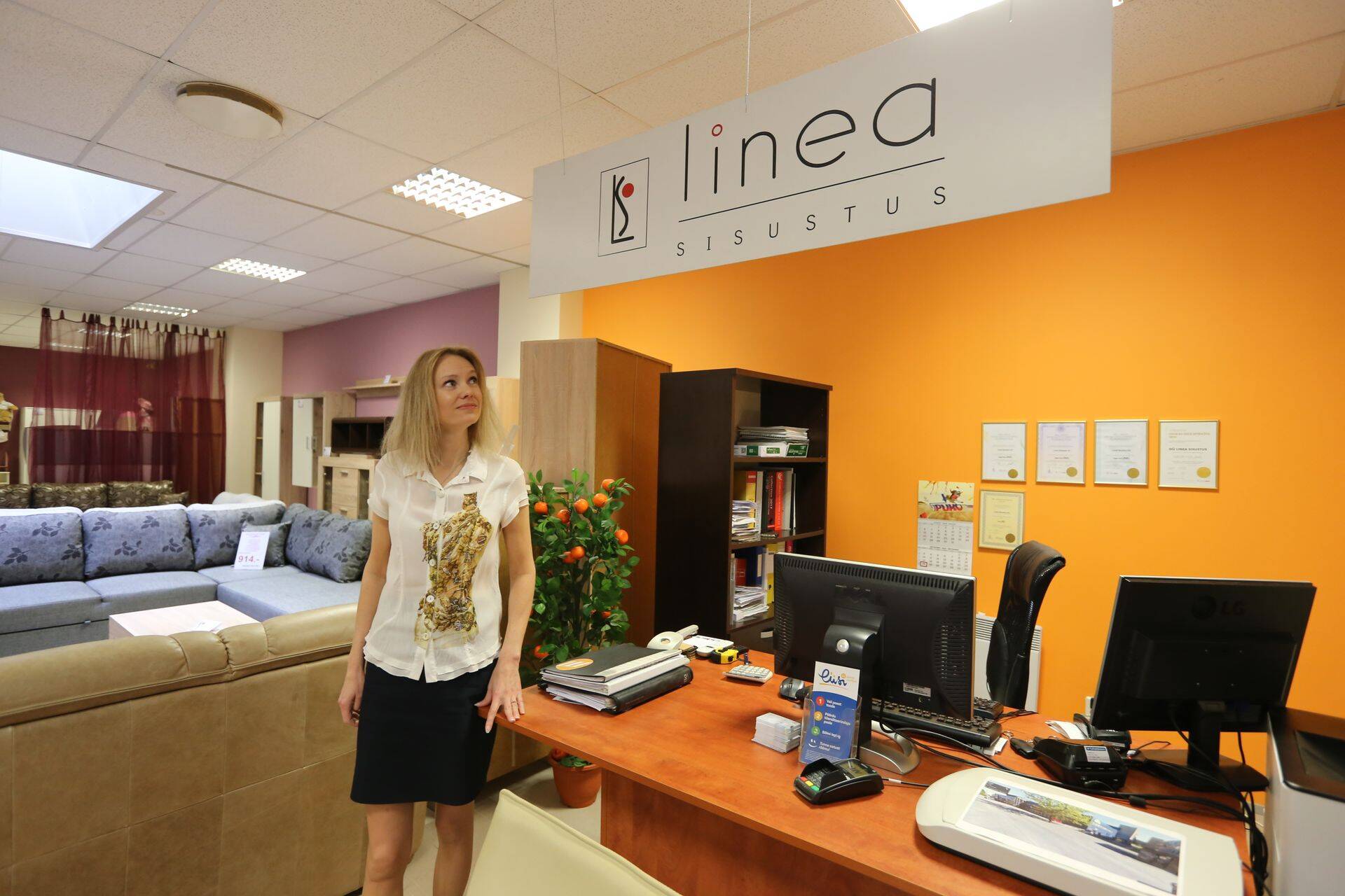 Tartus Teguri mööblikeskuses mööblikauplust pidava OÜ Linea Sisustus tegevjuht ja omanik Rita Rehand.