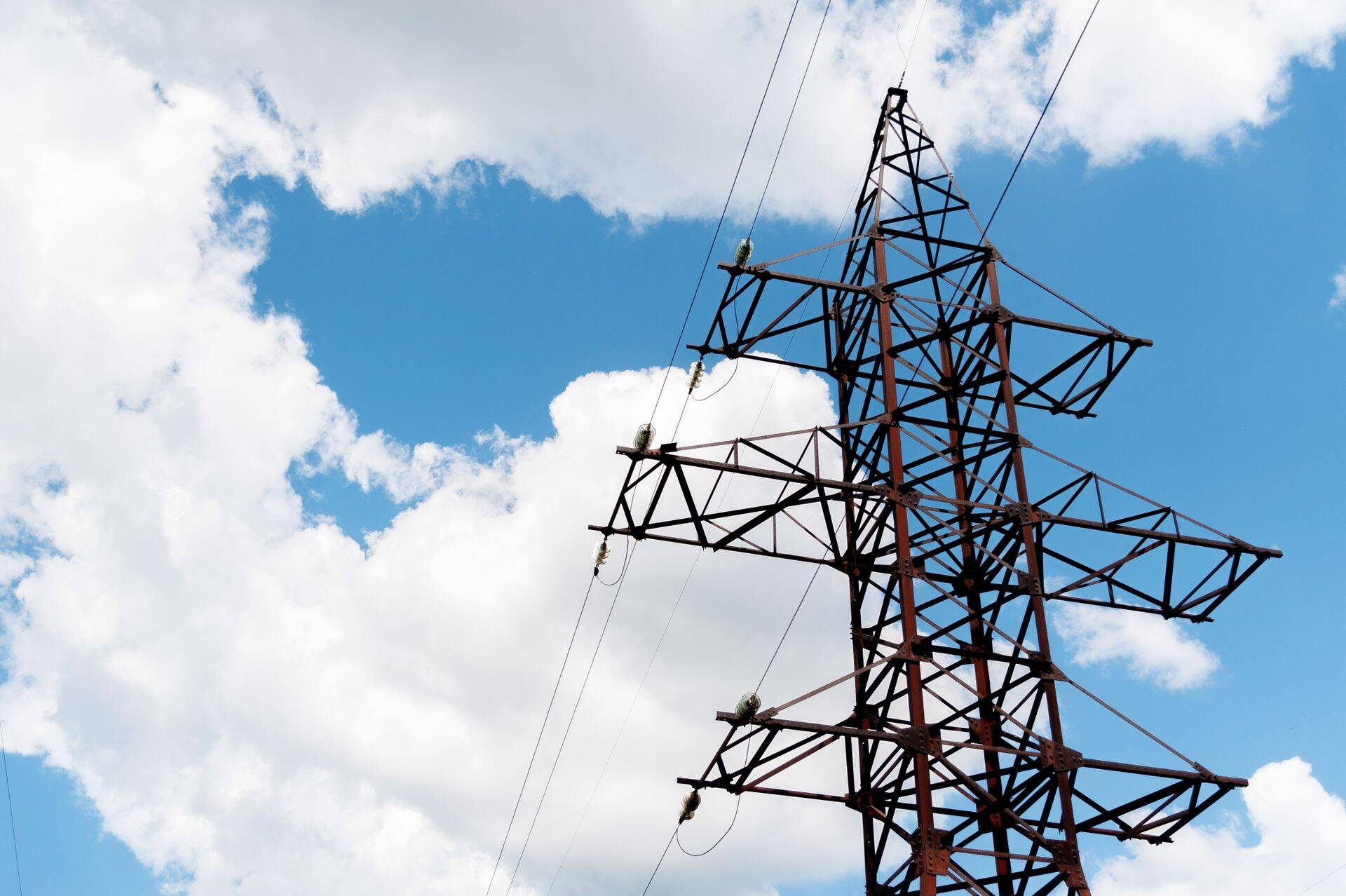 Elektri hind püsib langusele vaatamata kõrgel tasemel.