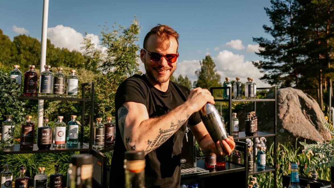Peninuki Distellery ei ole ainult joogitootja, vaid ka oma toodangu tutvustaja ja levitaja erinevatele üritustele jõudvas rändbaaris.