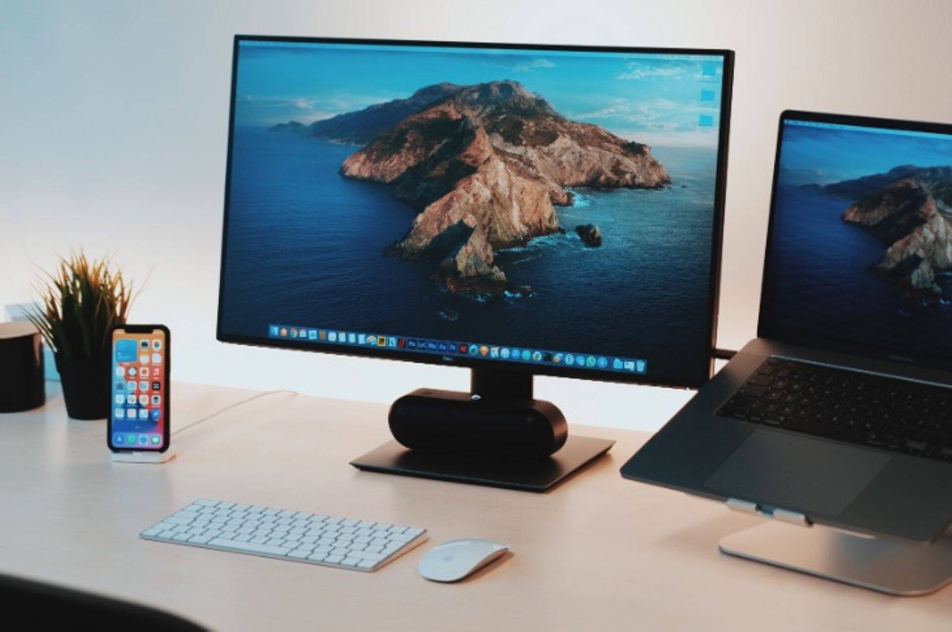 Produktiivsuse tõstmiseks korraga mitme monitori kasutamise plussid ja miinused