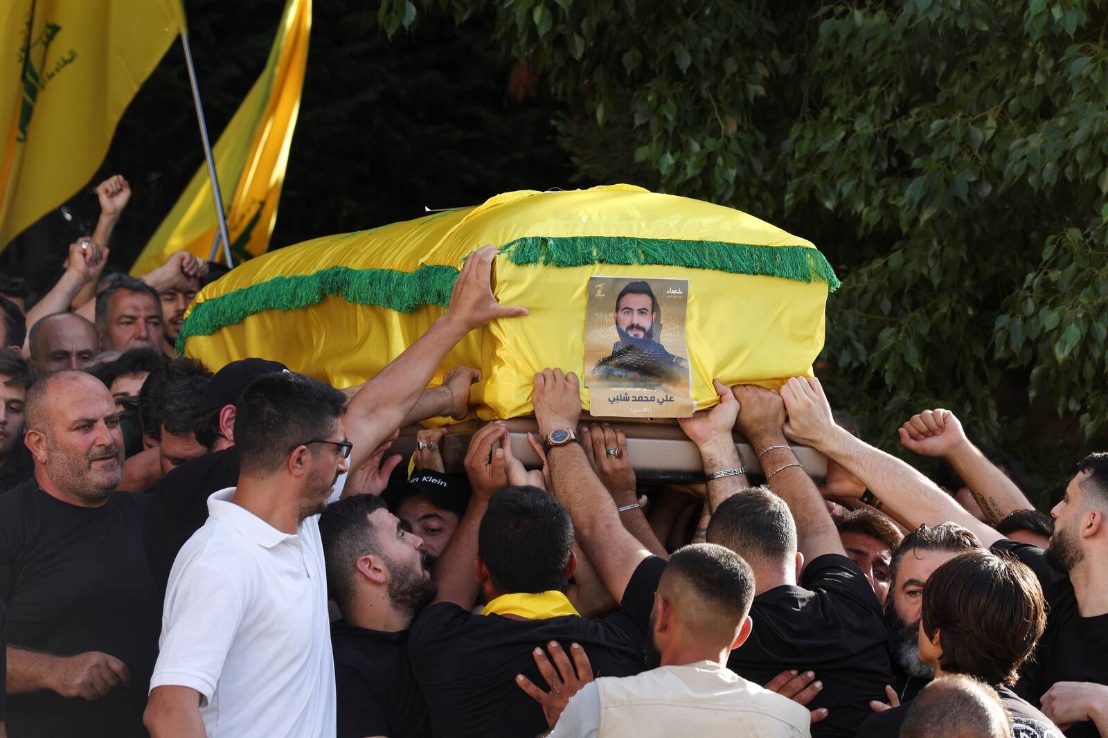 Liibanonis toimub nüüd arvukalt Hezbollah’ võitlejate matuseid.