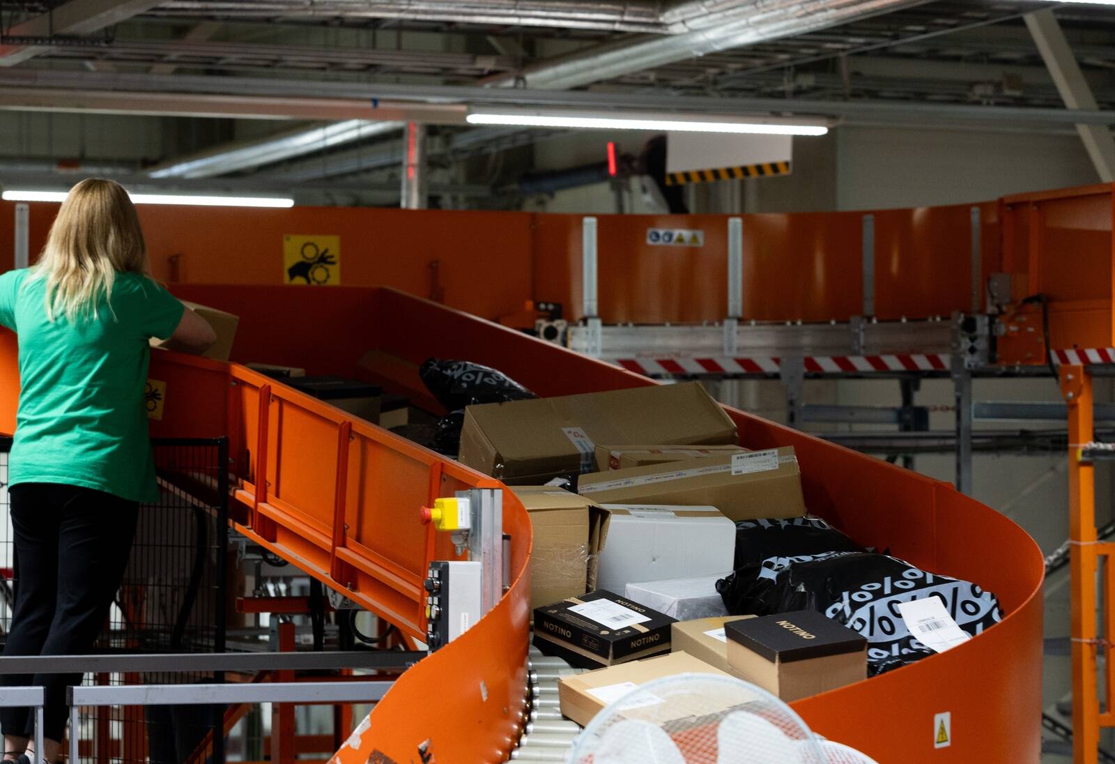 Veebipoodlemise maastik ja tarbijate ootused on kiirelt muutunud, kuidas püüab sellele vastata e-pood Zalando ning millist abi on Omnival kogukonna pakiautomaatidest ja rahvakullerist, arutatakse saates “E-kaubanduse areng ja tulevik”.