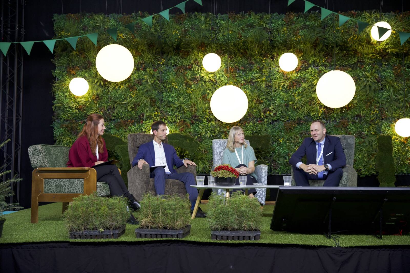 Advokaadibüroo RASK partner Annika Vait, BaltCapi juhtivpartner Martin Kõdar, Tallink Grupi kommunikatsiooni- ja ESG valdkonna juht Katri Link ning Swedbanki juht Olavi Lepp.