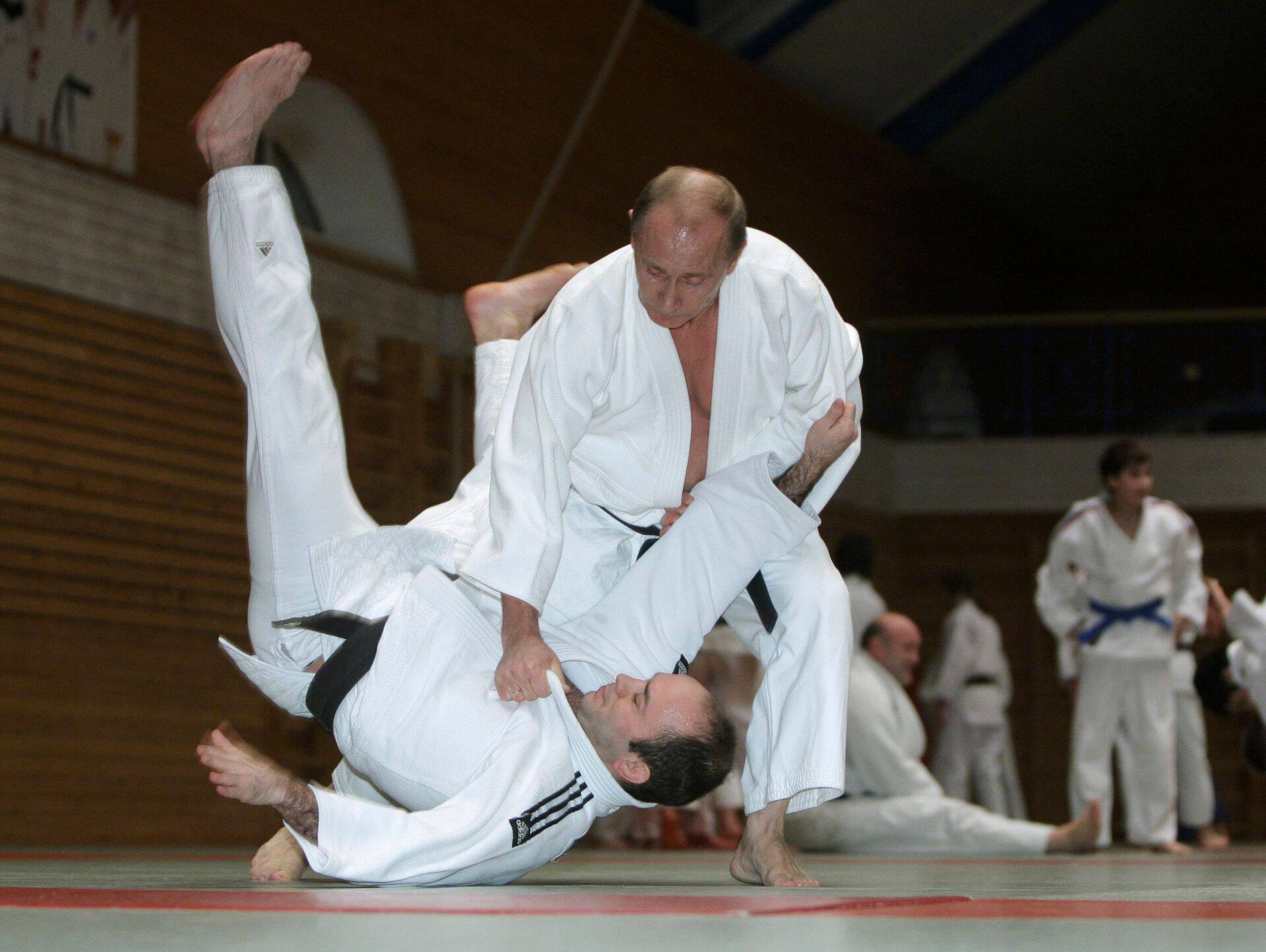 Foto 2009. a judo trennist, millest toona peaminister olnud Vladimir Putin osa võttis