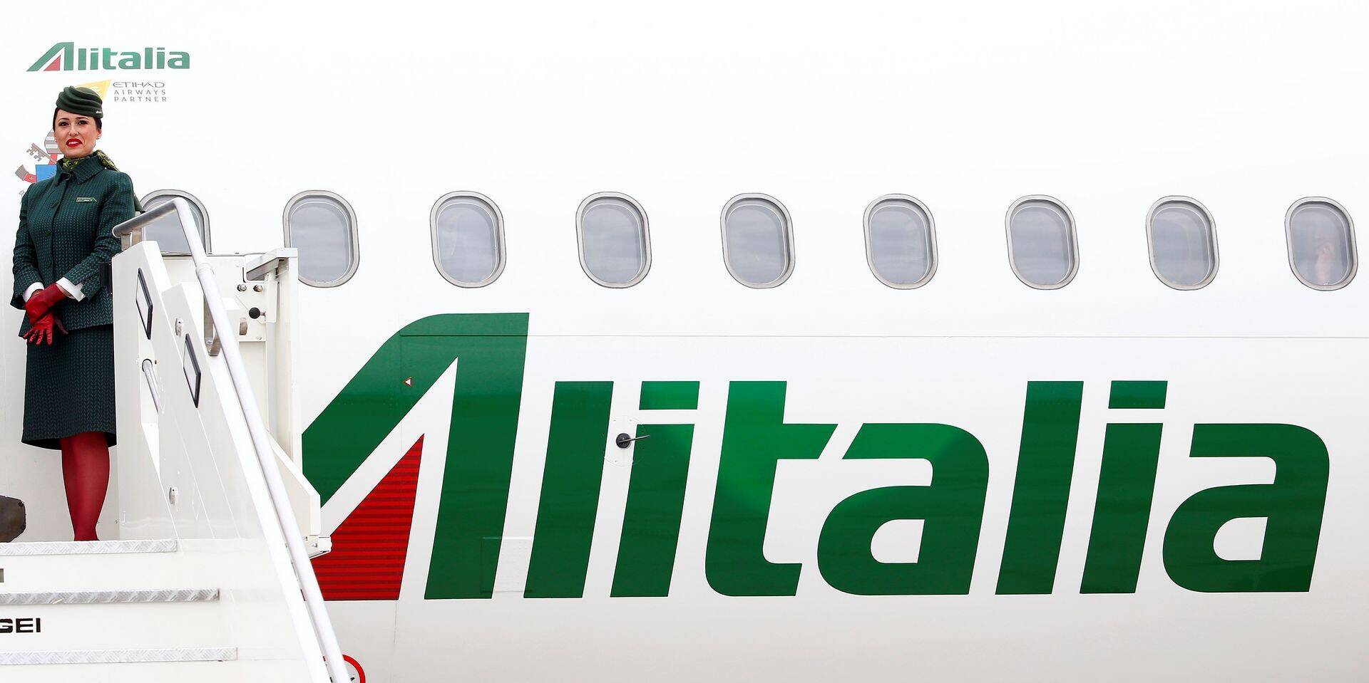 Itaalia lennufirma Alitalia käivitas pankrotiprotsessi.