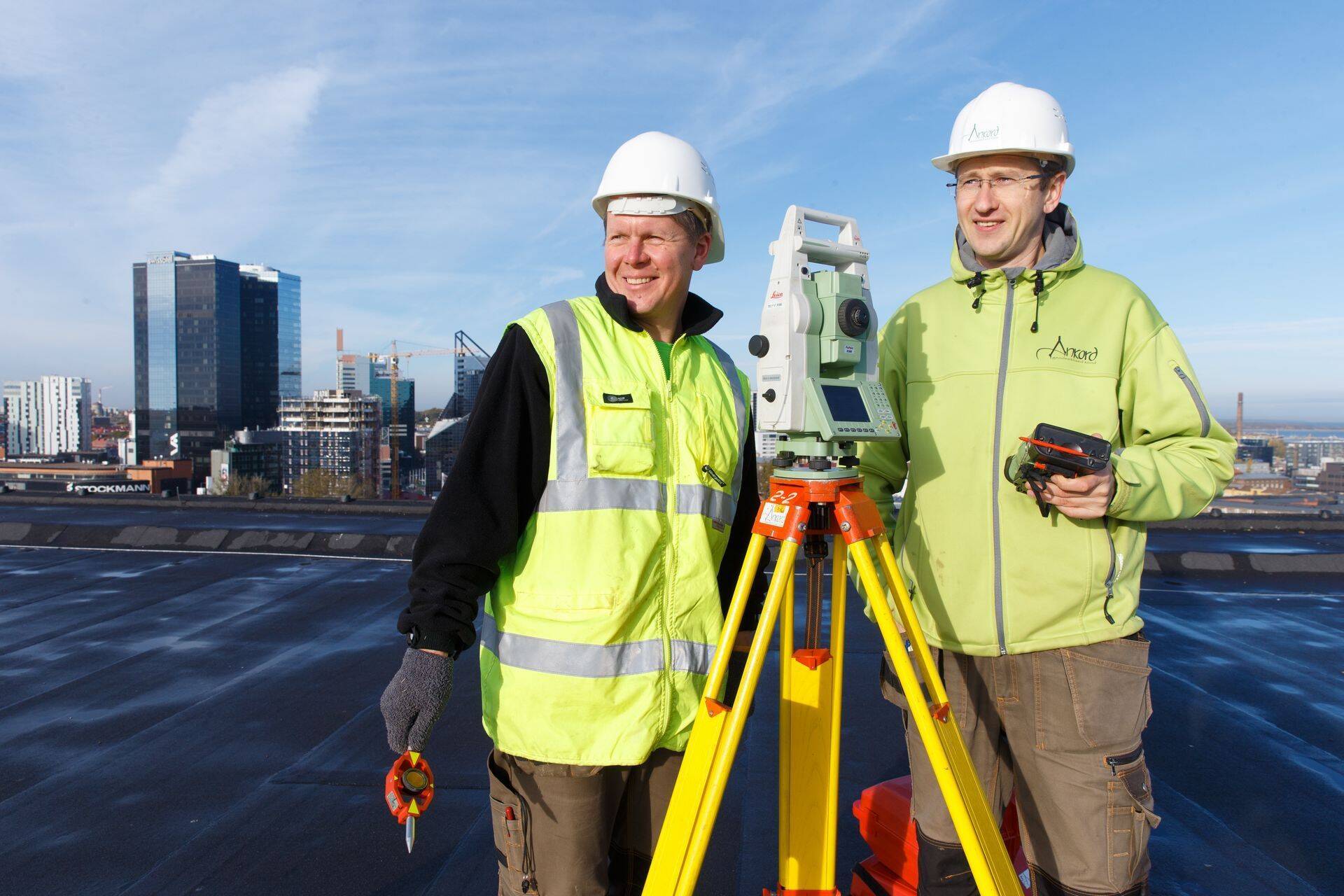 Maamõõtjatel peab olema hea tervis, et saaks tööd teha iga ilmaga ja igas olukorras, ütlevad Ankordi omanikud Ott Kütt (vasakul) ja Rauno Näppi.