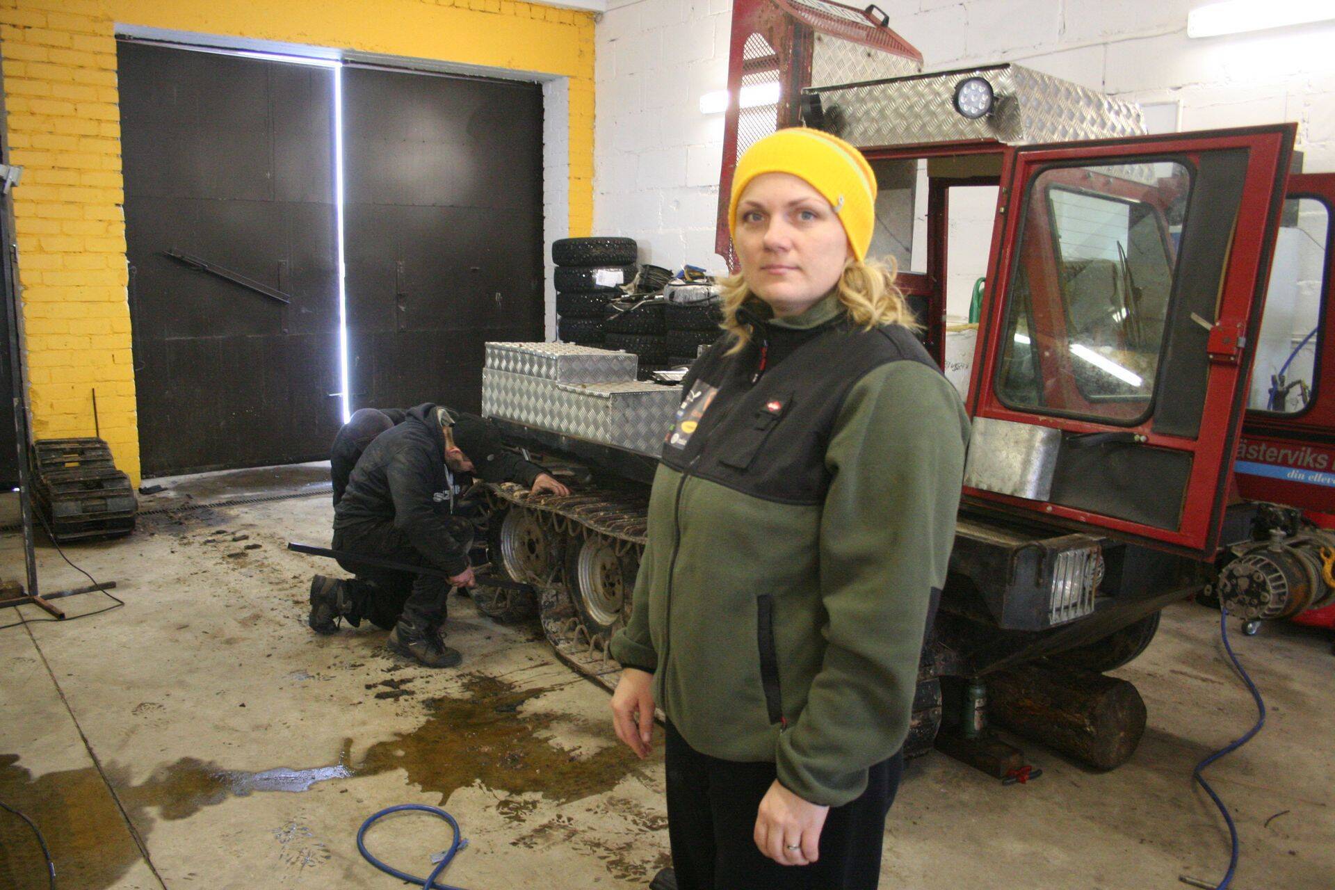 Otepääl asuva, metsatöid teostava OÜ Ökopesa juht ja omanik Triin Peips töökojas.