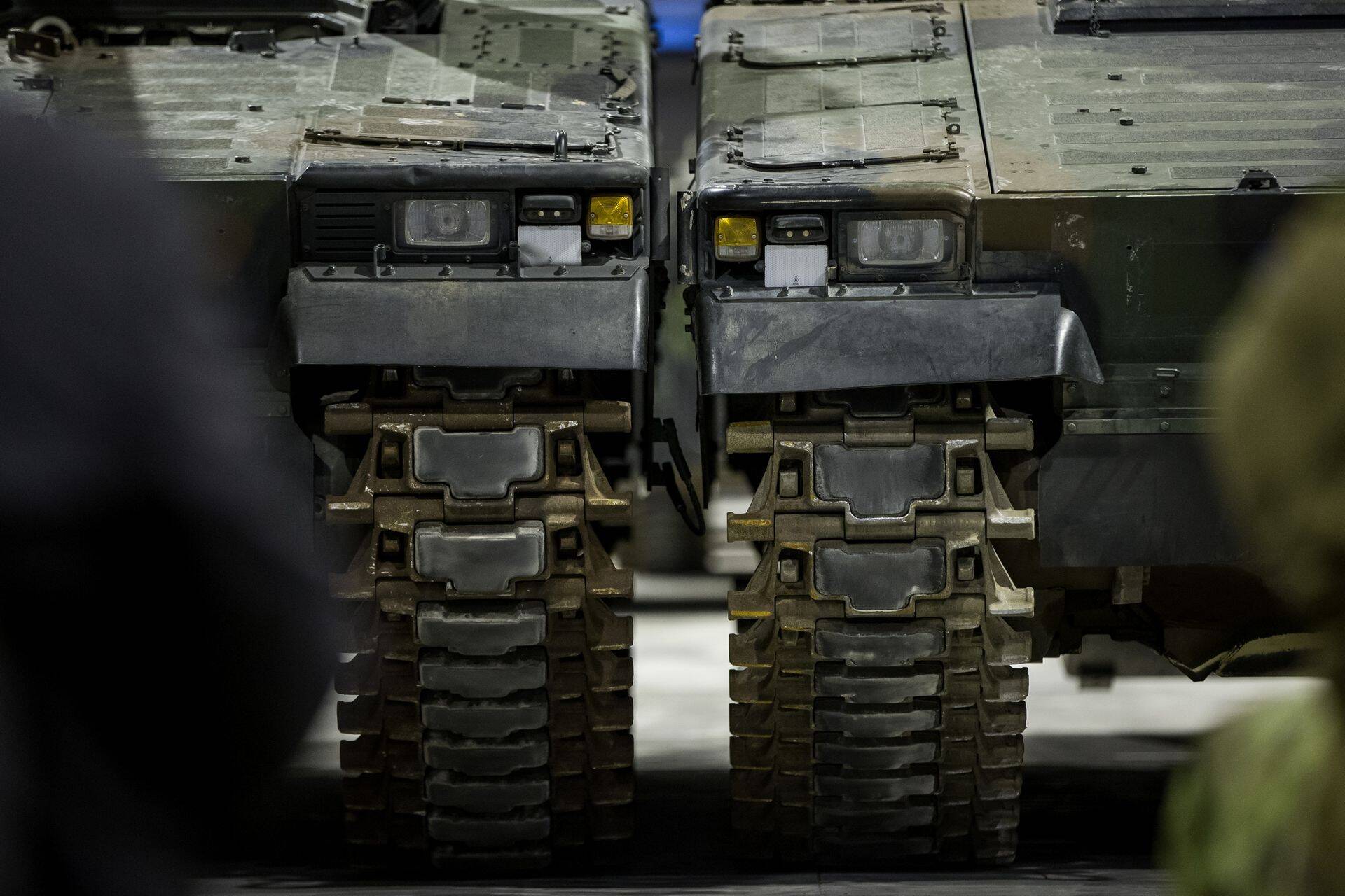 CV90 soomukeid kasutatakse lisaks toetusülesannetele ka jalaväe lahingumasinatena