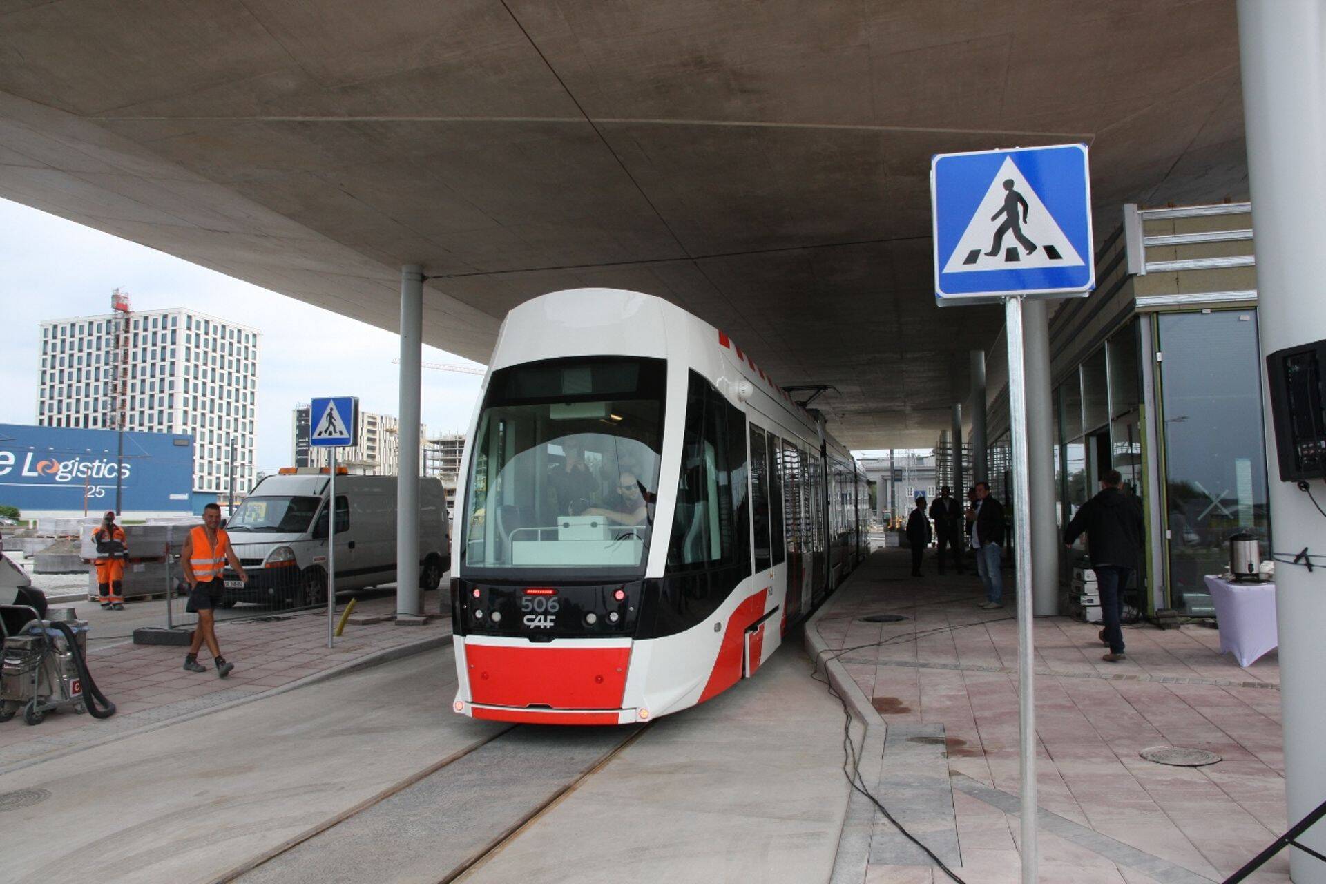 Tramm lennujaamas