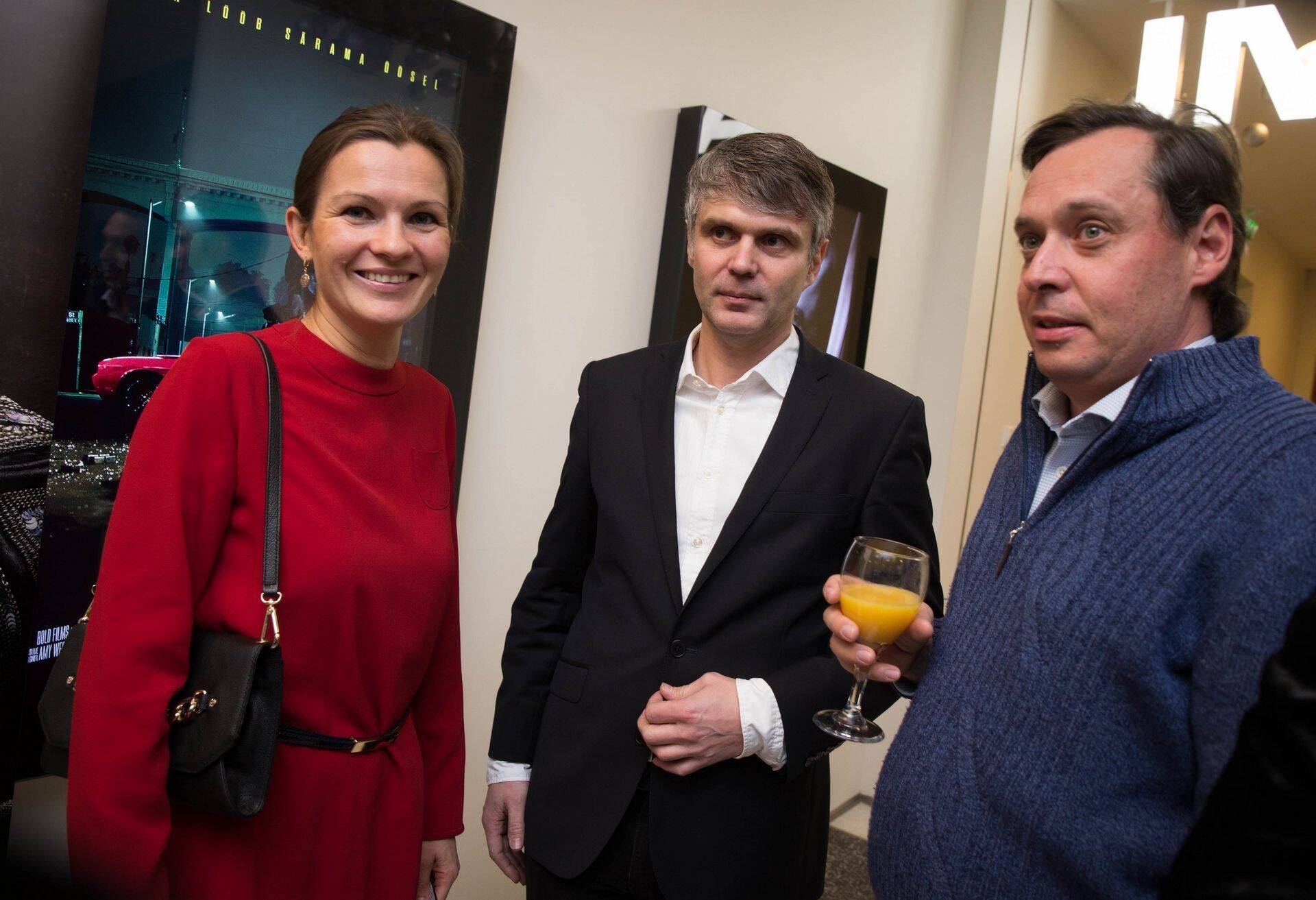 Anne Sulling (vasakul) koos Aare Tammemäe ja Gunnar Kobiniga.