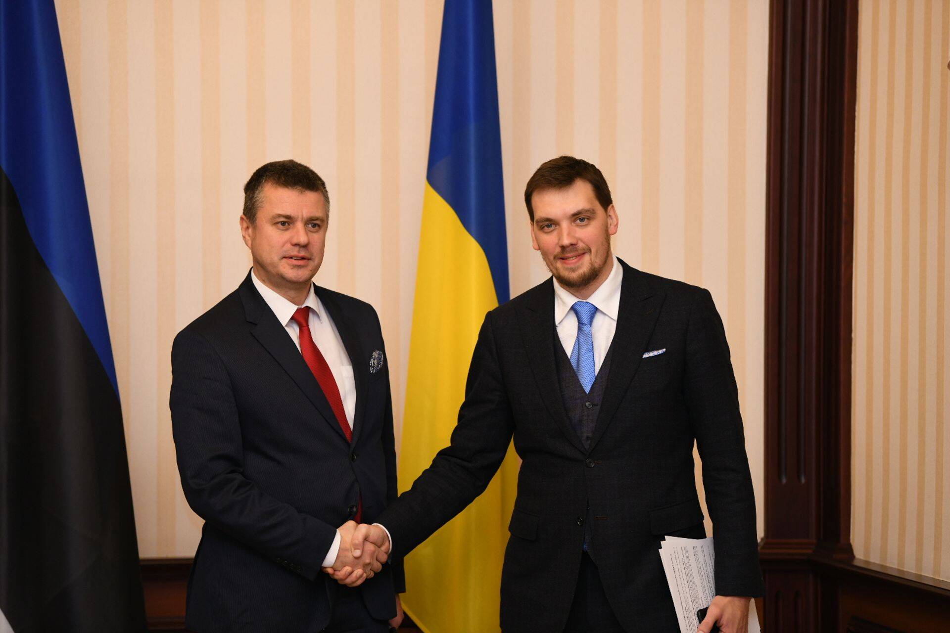 Välisminister Urmas Reinsalu kohtus Kiievis Ukraina peaministri Oleksii Hontšarukiga.