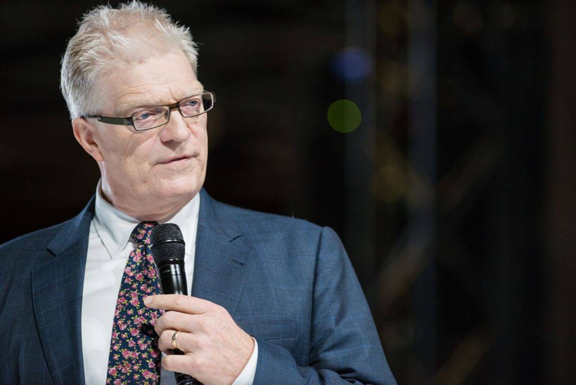 Haridusevangelist Sir Ken Robinsoni hinnangul surub standardiseeritud haridussüsteem inimeste loovust alla.